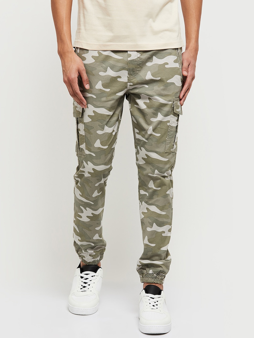 

max Men Grey Camouflage Printed Cotton Joggers Trousers