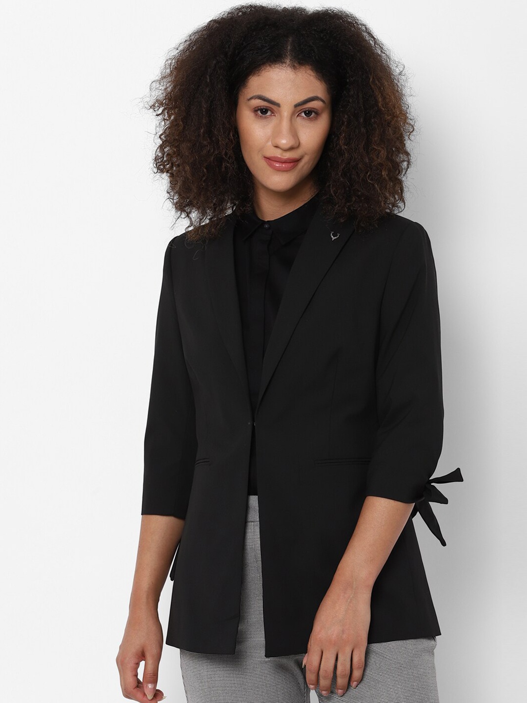 

Allen Solly Woman Black Solid Single-Breasted Formal Blazer