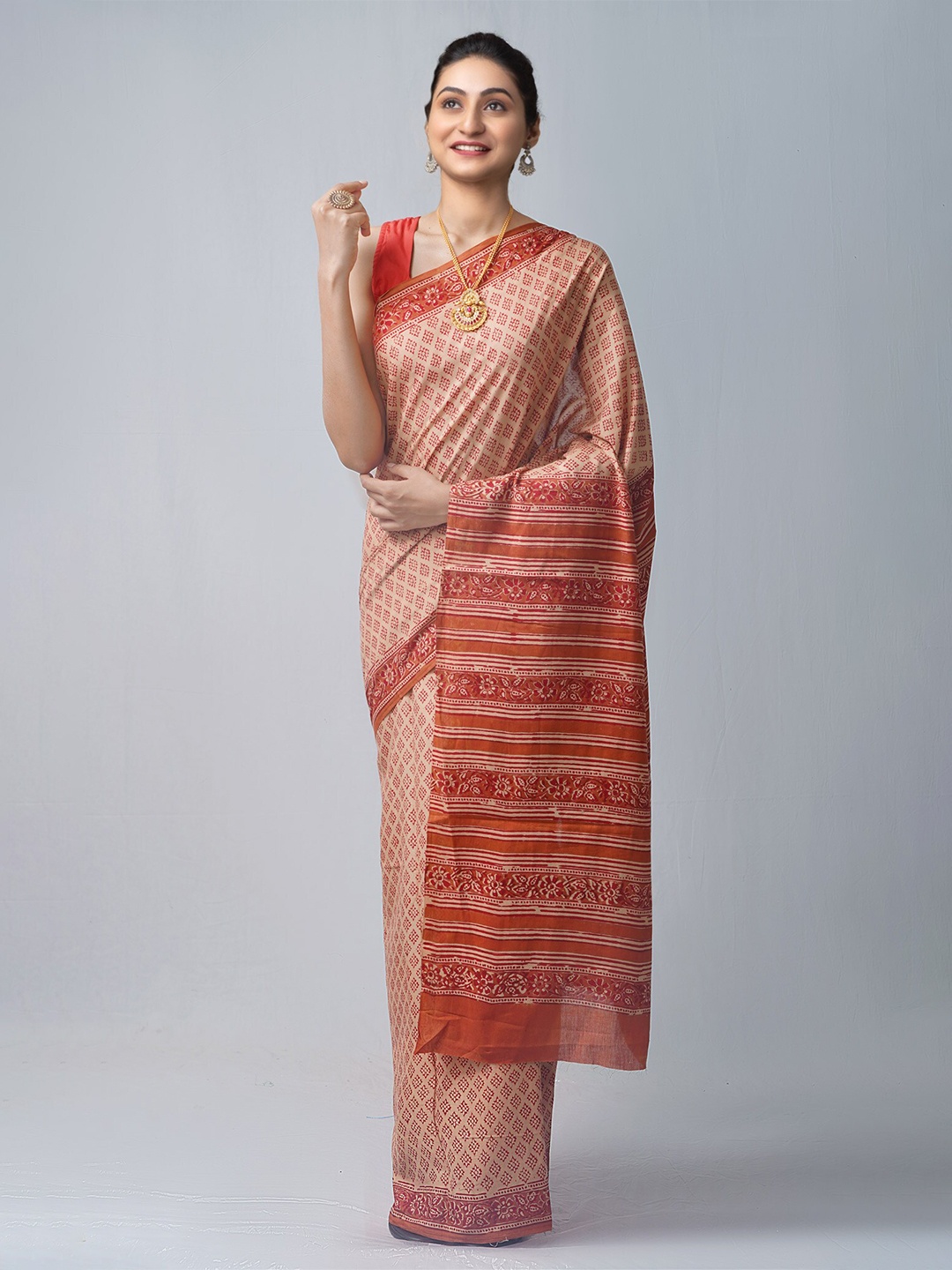 

Unnati Silks Cream-Coloured & Red Ethnic Motifs Pure Cotton Block Print Saree