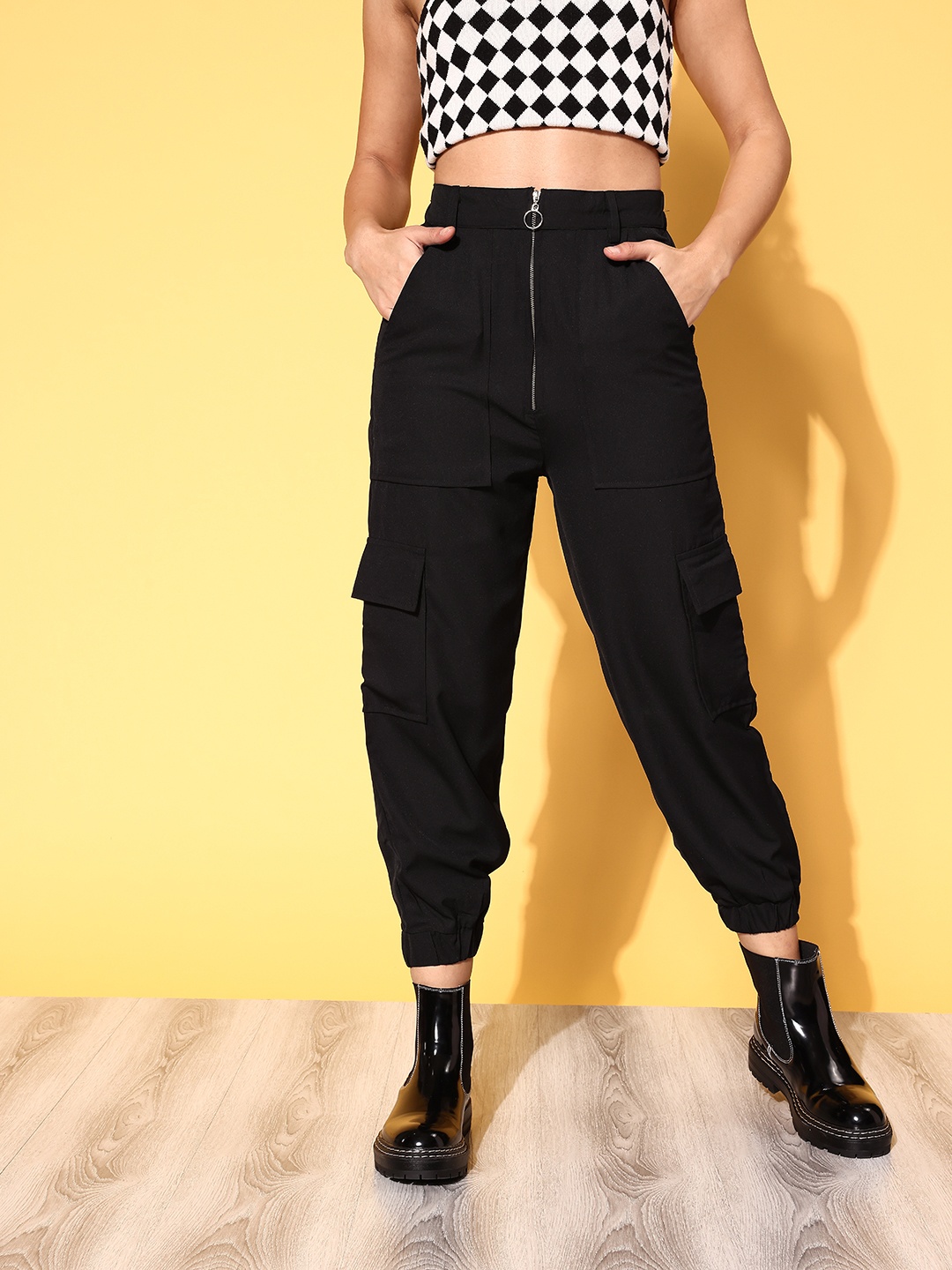 

plusS WORX Women Black Solid Y2K Cargo Trousers