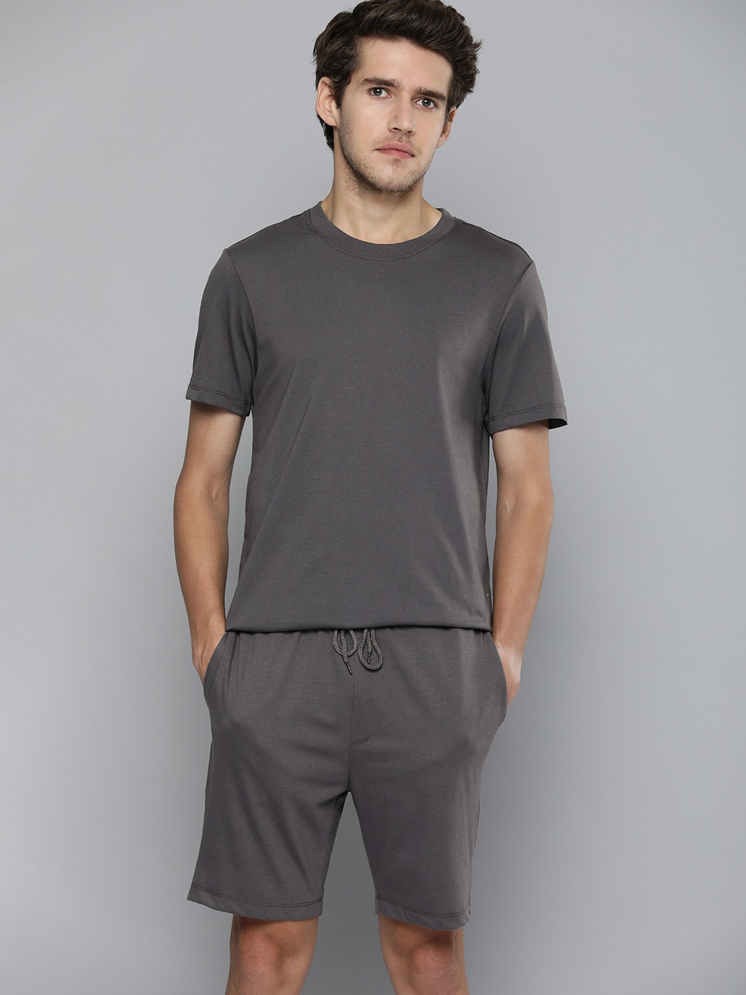 

ether Men Charcoal Grey Solid T-shirt with Shorts