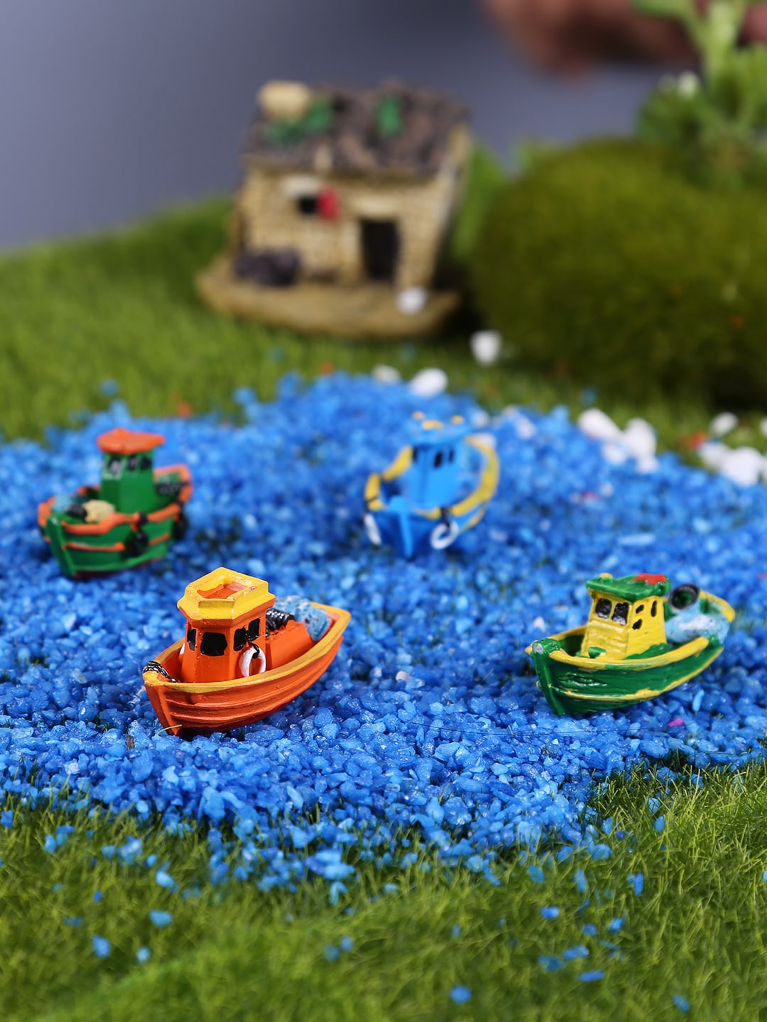 

TAYHAA Set of 5 Assorted Little & Colorful Boats Garden Accessories