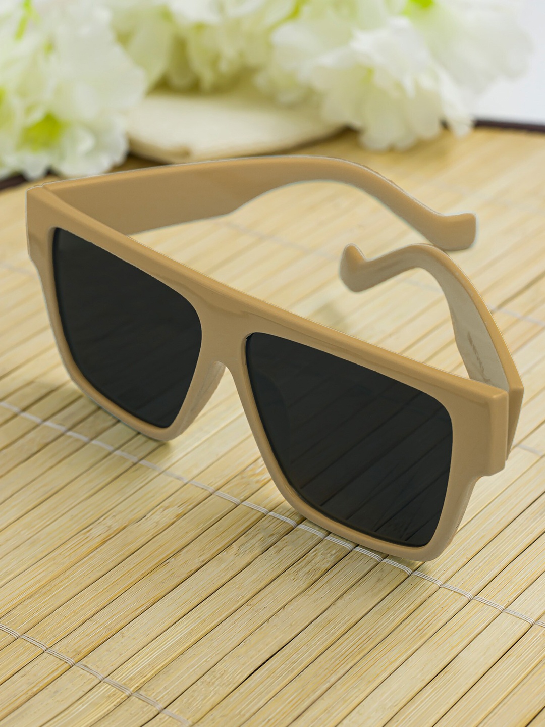 

Bellofox Unisex Black Lens & Brown Rectangle Sunglasses BS1884-0522-Black