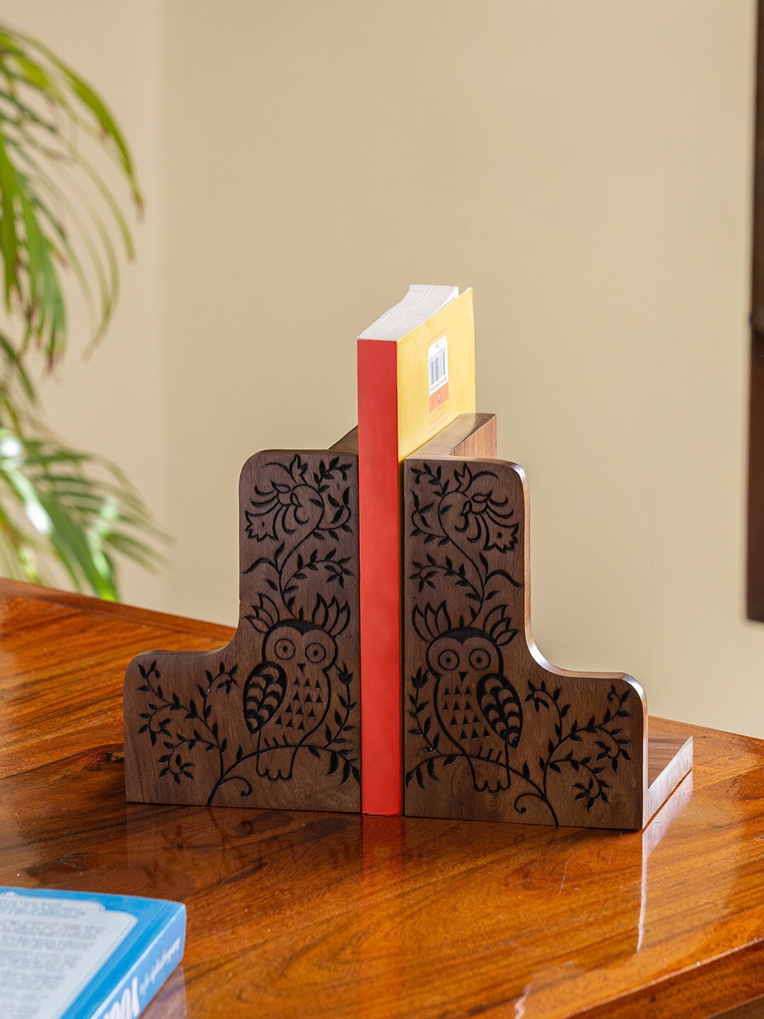 

ExclusiveLane Brown Wise Owl Pair Hand Carved Wooden Organiser