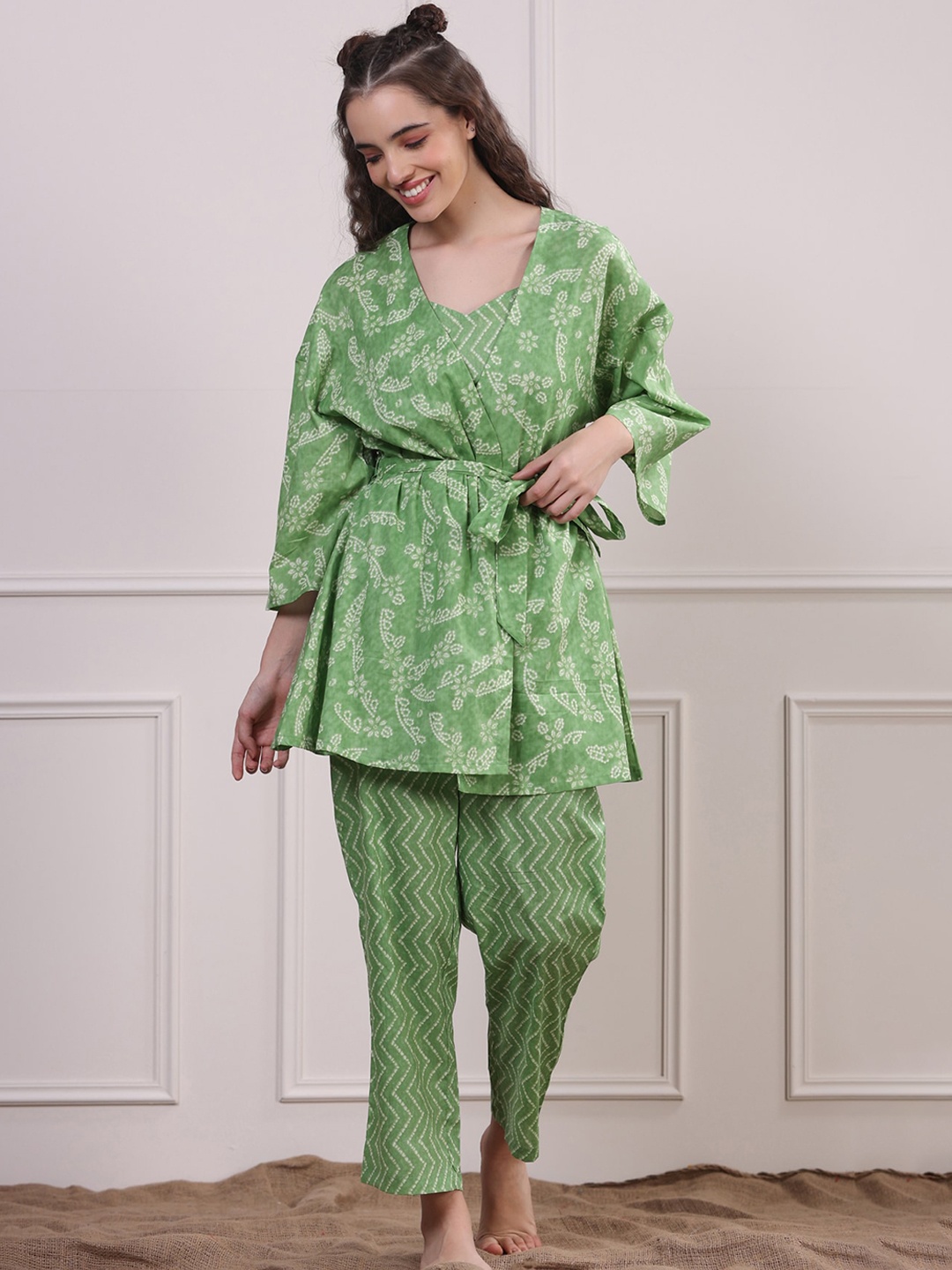 

JISORA Women Green Pure Cotton Printed Night suit