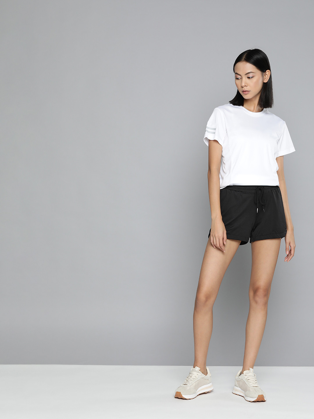 

ether Women Knitted Regular Shorts, Black