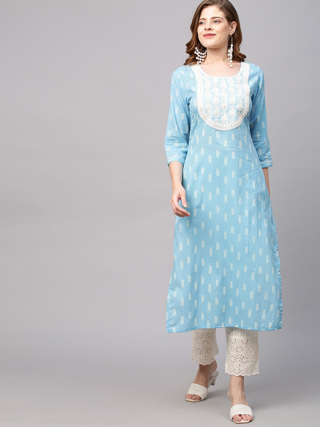 

FASHOR Women Blue Ethnic Motifs Embroidered Straight Fit Kurta