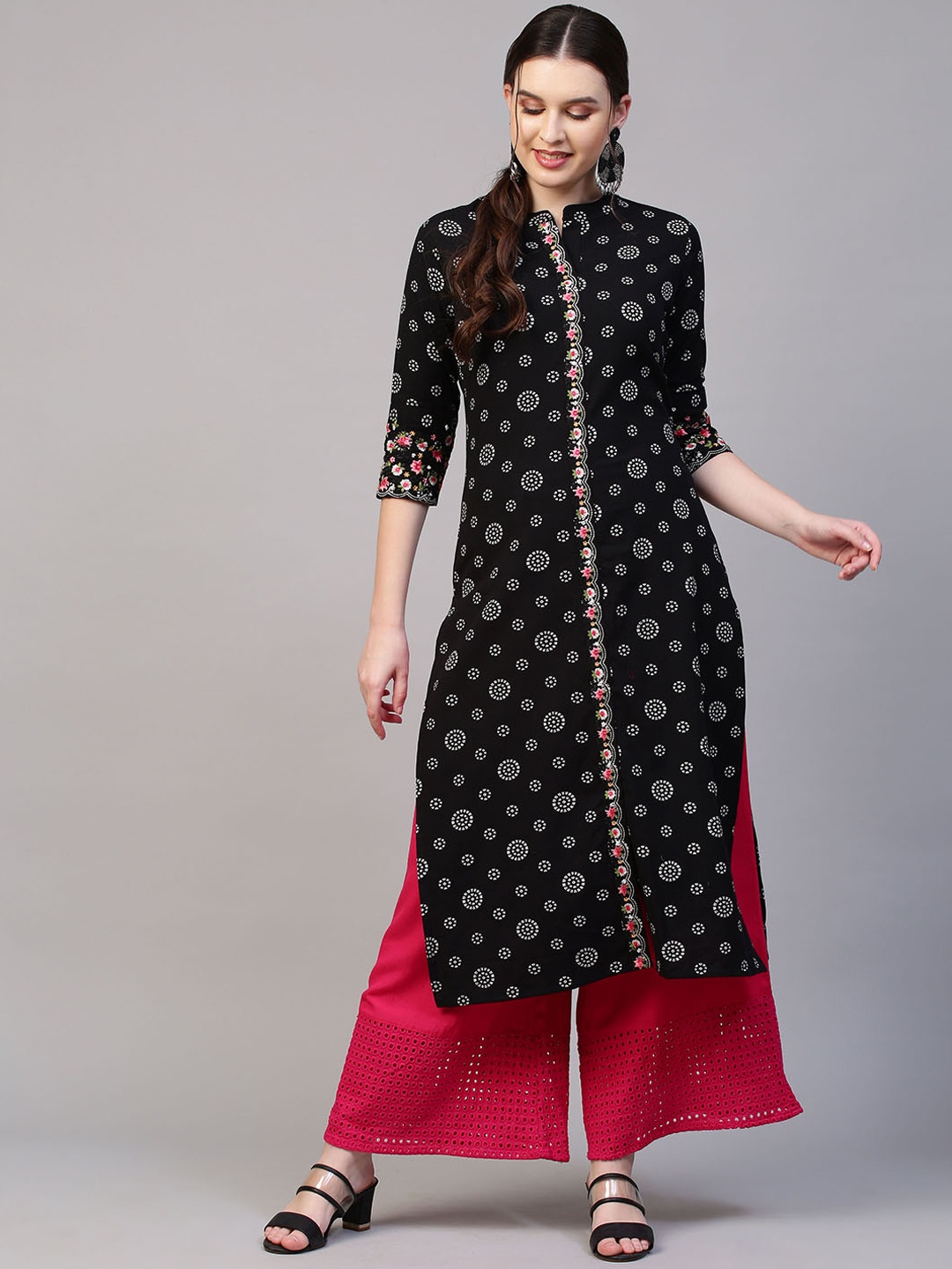 

FASHOR Women Black Geometric Printed Thread Work Cotton Kurta