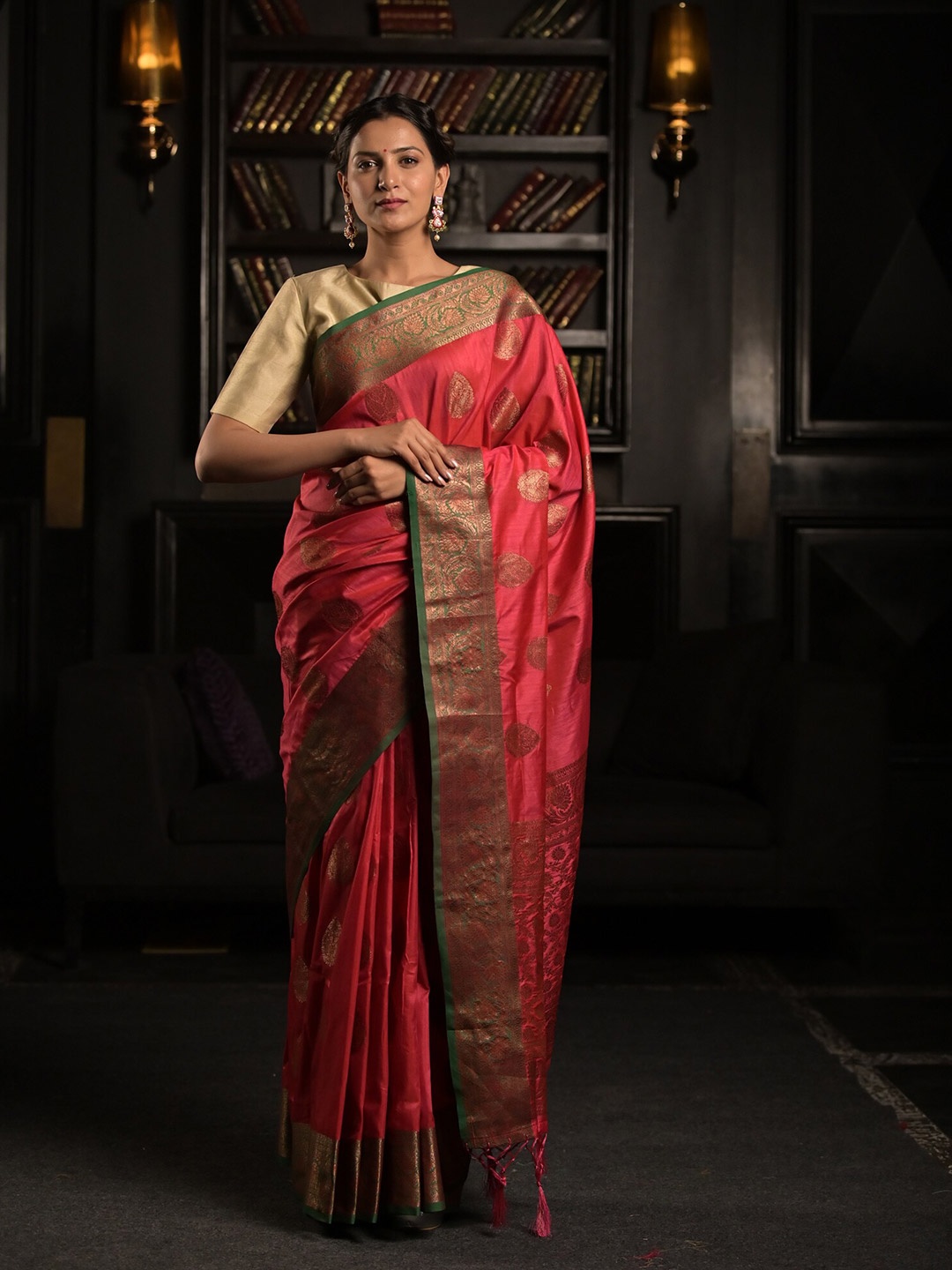 

Exclusiva Pink & Green Ethnic Motifs Silk Blend Tussar Saree