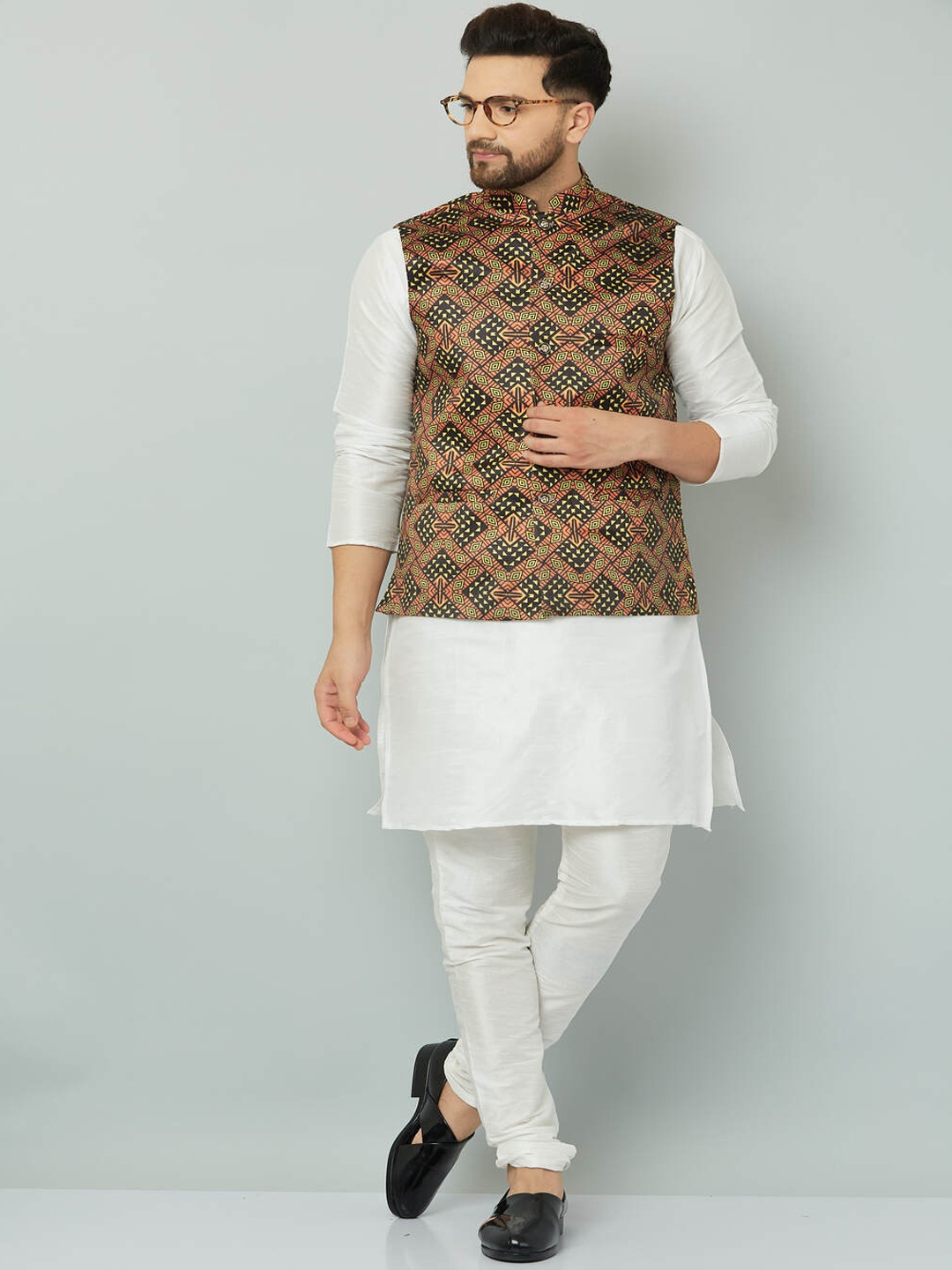 

Kaifoo Men White Kurti with Churidar