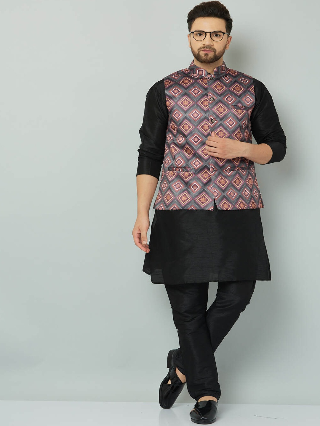 

Kaifoo Men Black Kurta with Pyjamas & Nehru Jacket