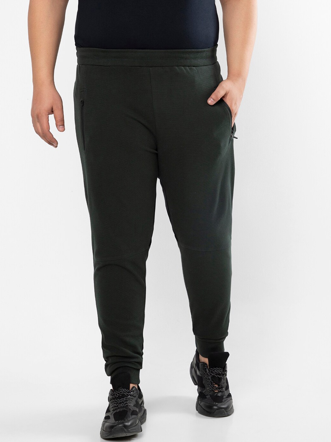 

Instafab Plus Men Green Solid Joggers