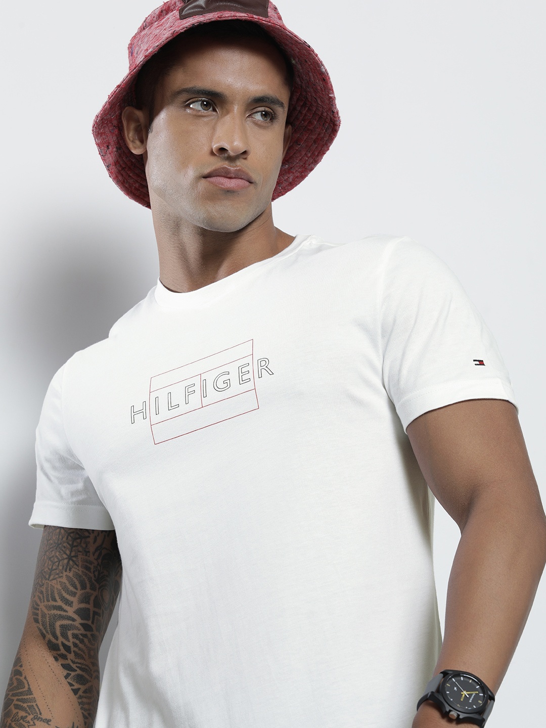 

Tommy Hilfiger Men White Brand Logo Print Round Neck Organic Cotton Slim Fit T-shirt