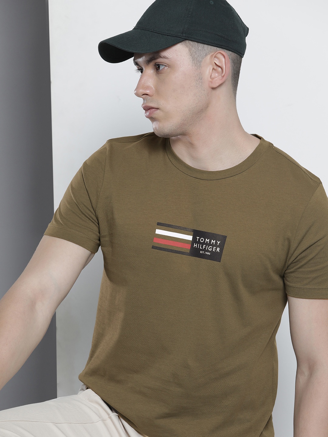 

Tommy Hilfiger Men Olive Green Brand Logo Printed Pure Cotton Slim Fit T-shirt