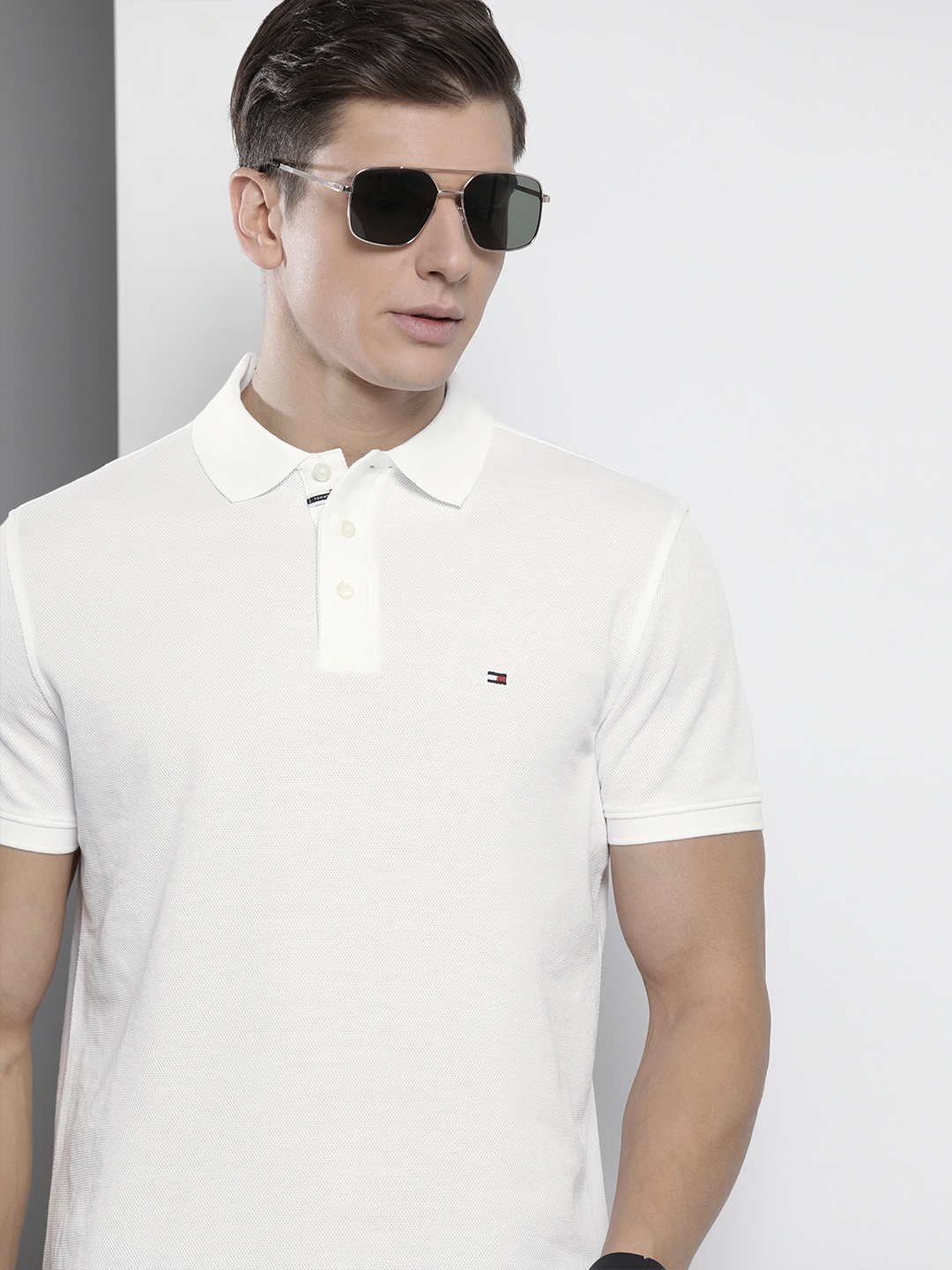 

Tommy Hilfiger Men White Brand Logo Polo Collar Organic Cotton T-shirt