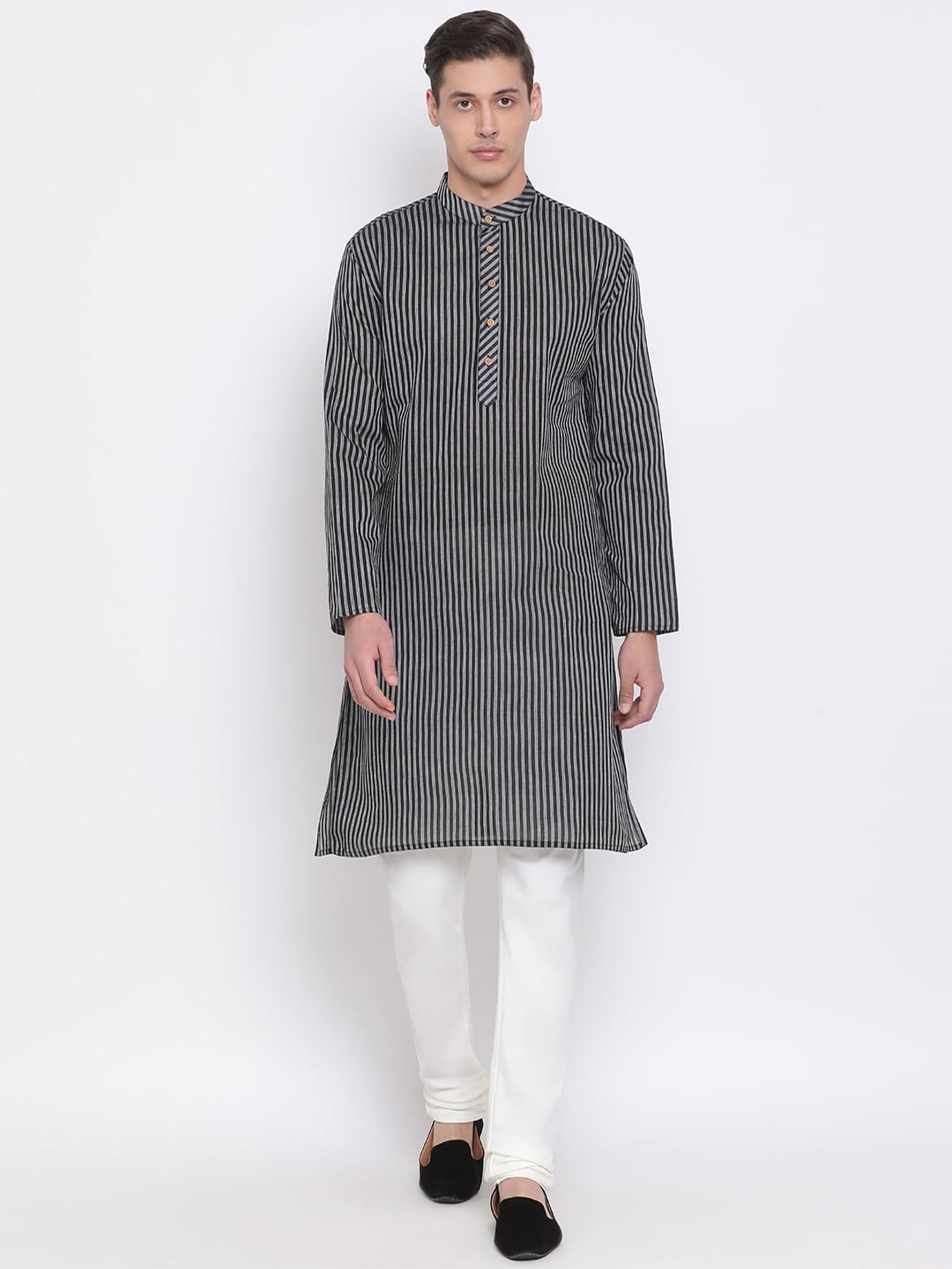 

VASTRAMAY Men Black Striped Pure Cotton Kurta with Churidar