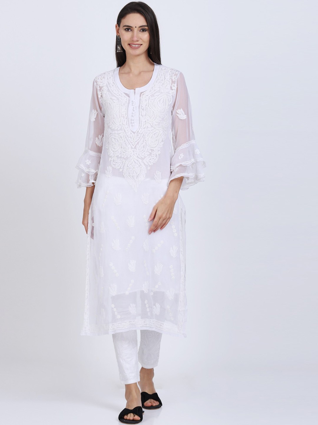 

PARAMOUNT CHIKAN Women White Floral Embroidered Bell Sleeves Chikankari Georgette Kurta