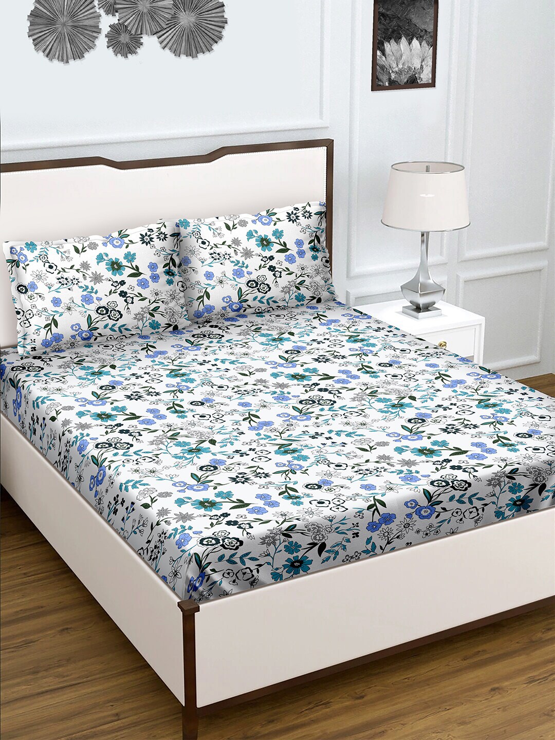 

BELLA CASA Blue & White Genteel Floral Cotton King Bedsheet with 2 Pillow Covers