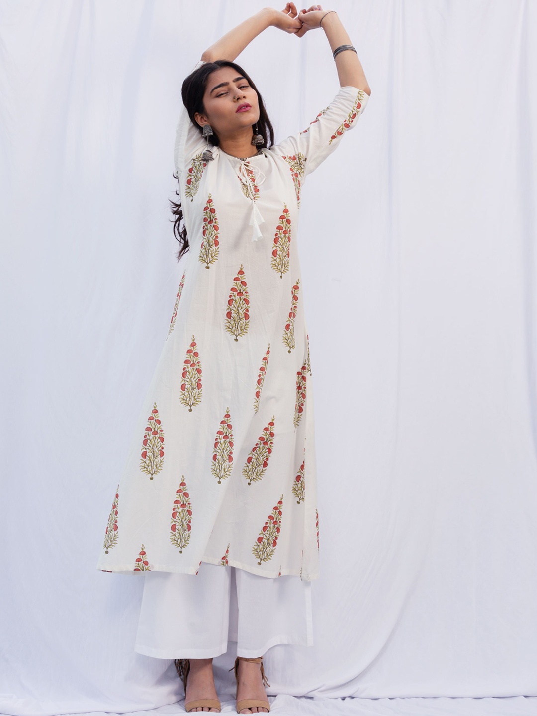 

SHRINKHLA Women Off White Floral Printed Cotton Kurta with Palazzos & Dupatta