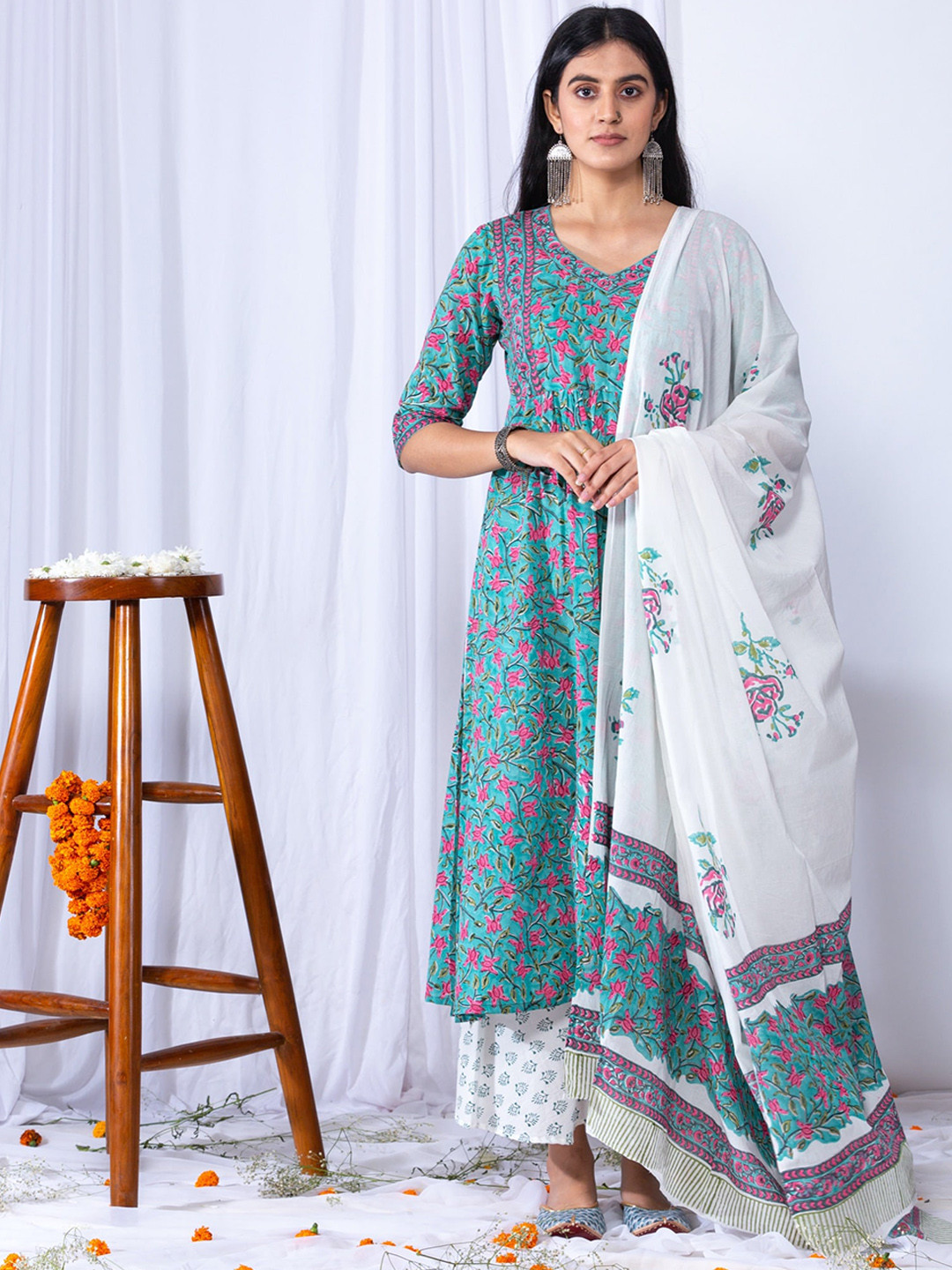 

SHRINKHLA Women Purple Ethnic Motifs Printed Pure Cotton Kurta with Skirt & Dupatta