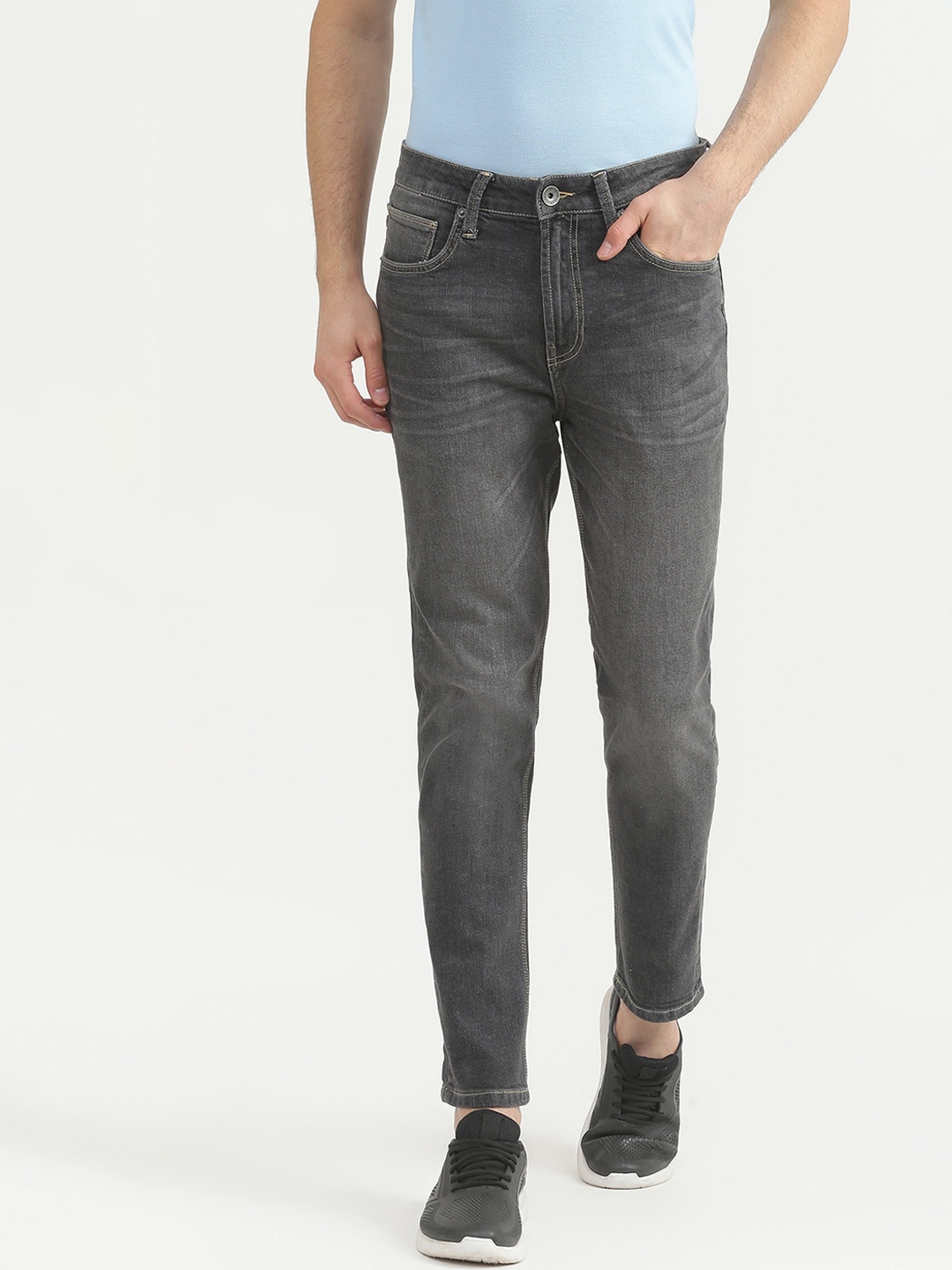 

United Colors of Benetton Men Grey Heavy Fade Jeans