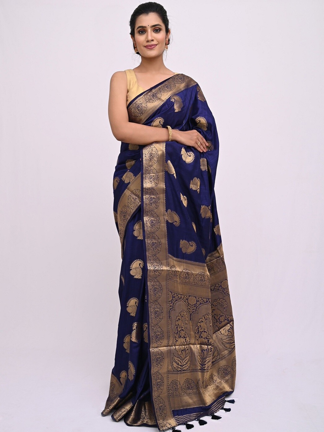 

KAJREE Navy Blue & Gold-Toned Ethnic Motifs Silk Blend Saree
