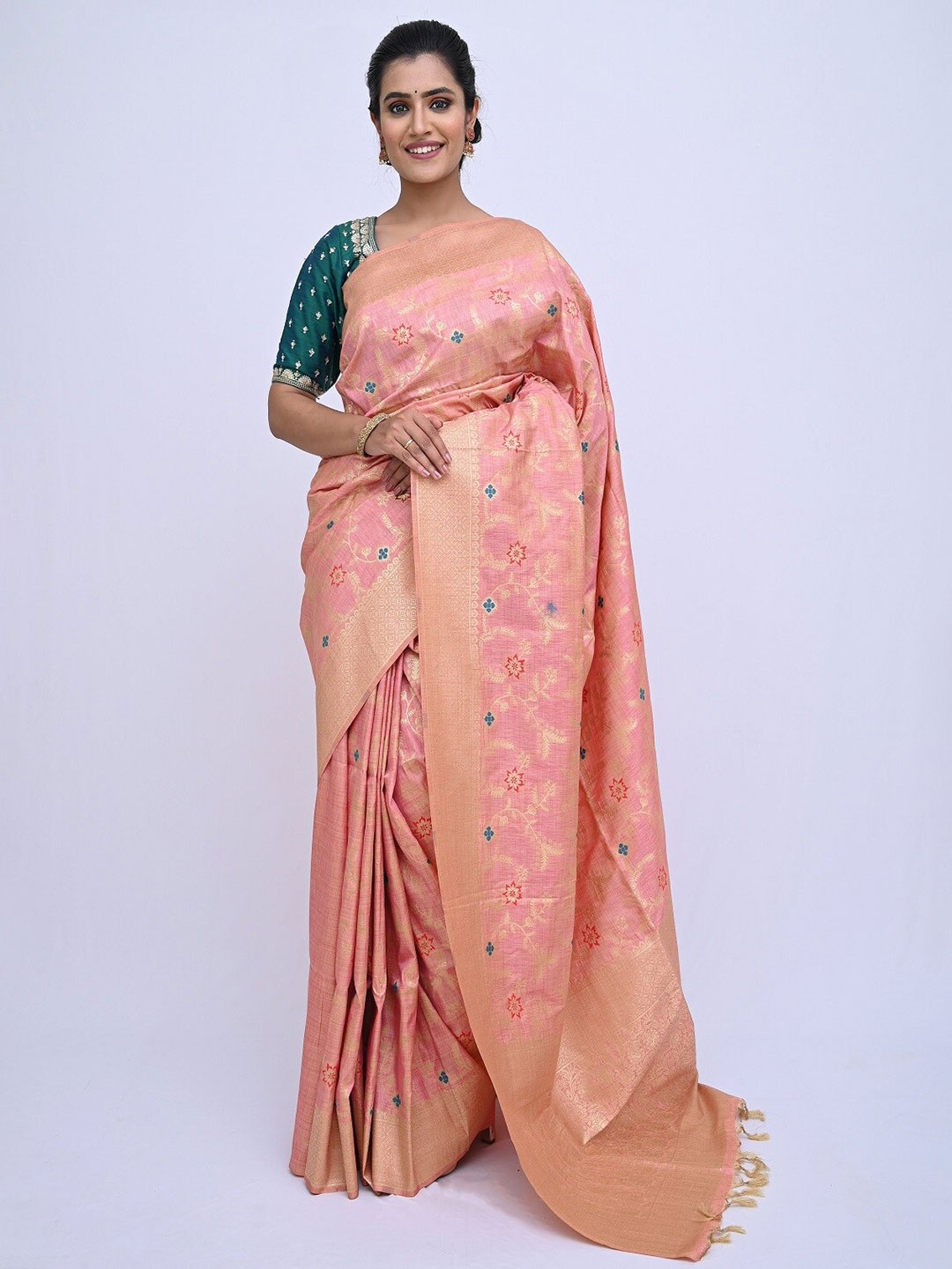 

KAJREE Peach-Coloured & Gold-Toned Floral Zari Pure Silk Saree