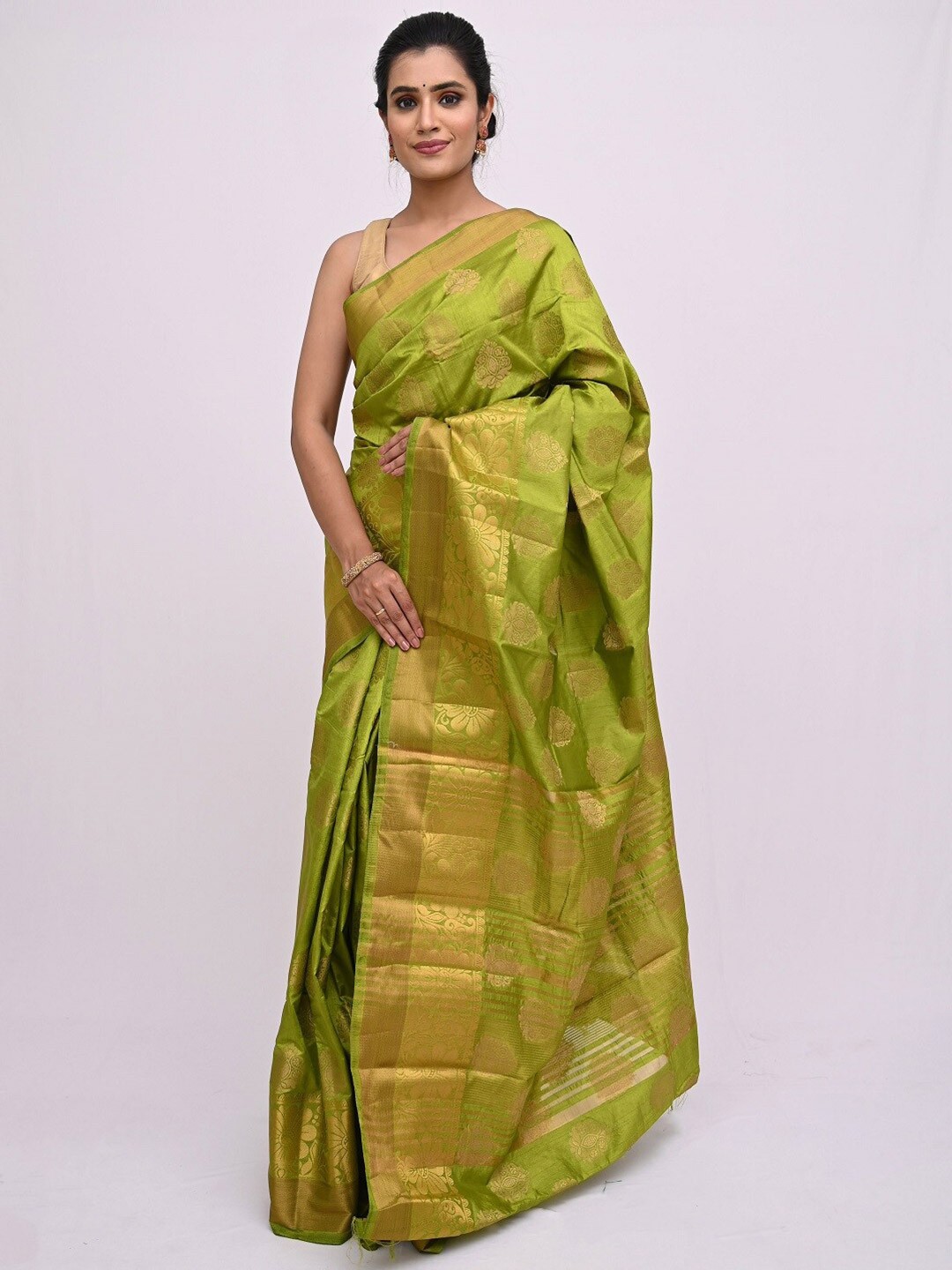 

KAJREE Lime Green & Gold-Toned Woven Design Zari Silk Blend Saree