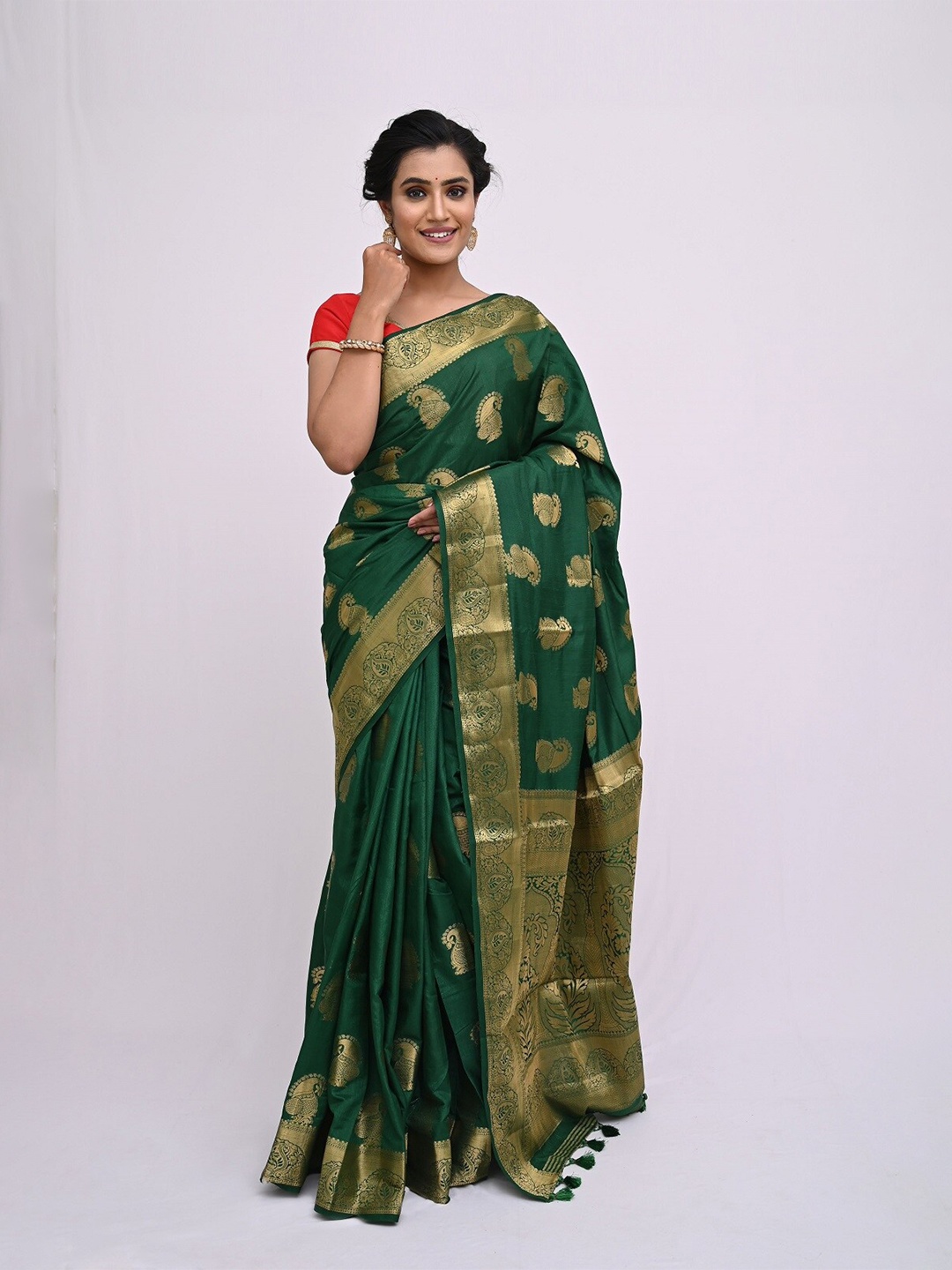 

KAJREE Green & Gold-Toned Woven Design Zari Silk Blend Khadi Saree