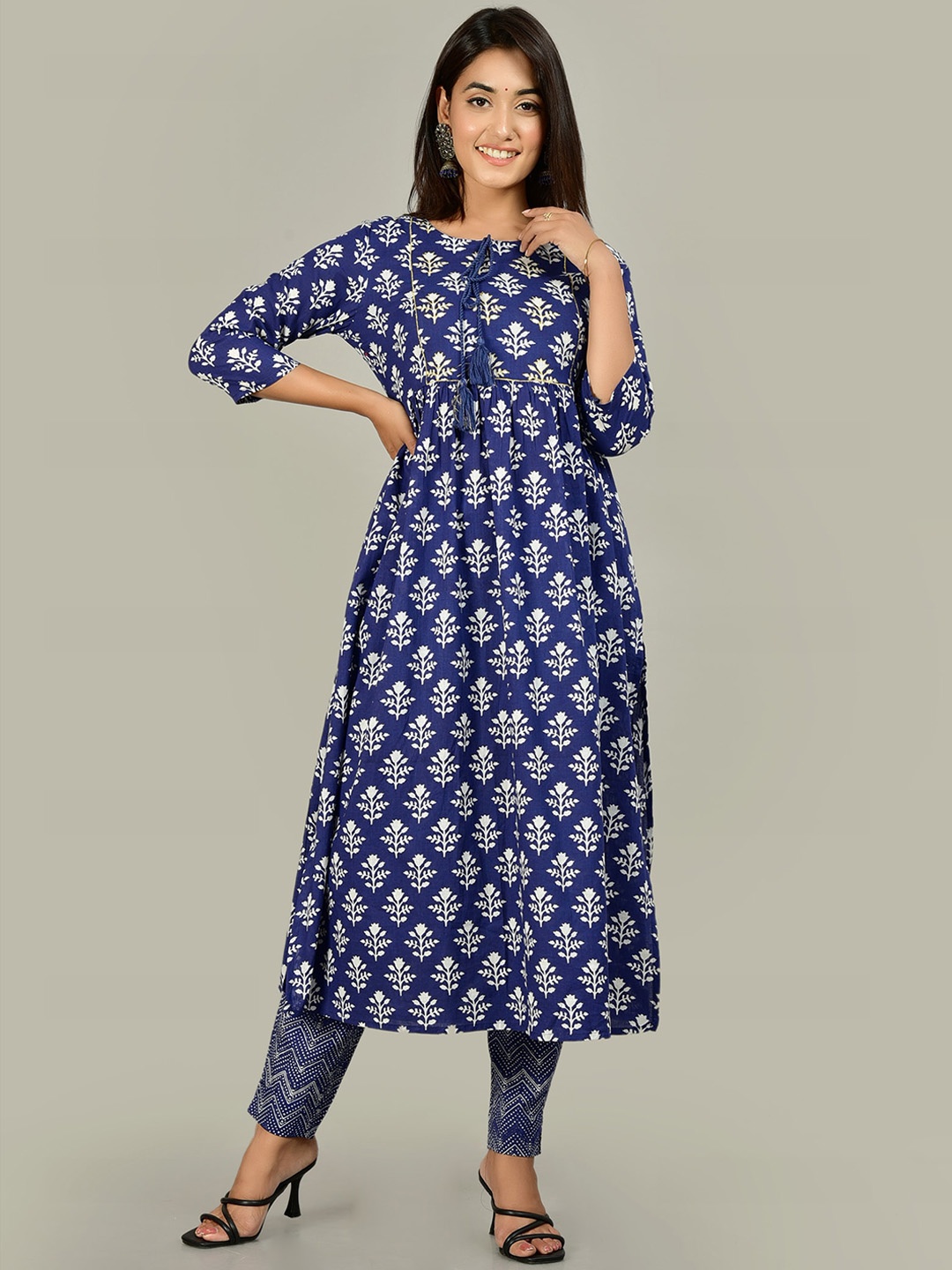 

KALINI Women Blue Floral Printed Pure Cotton Kurta with Trousers