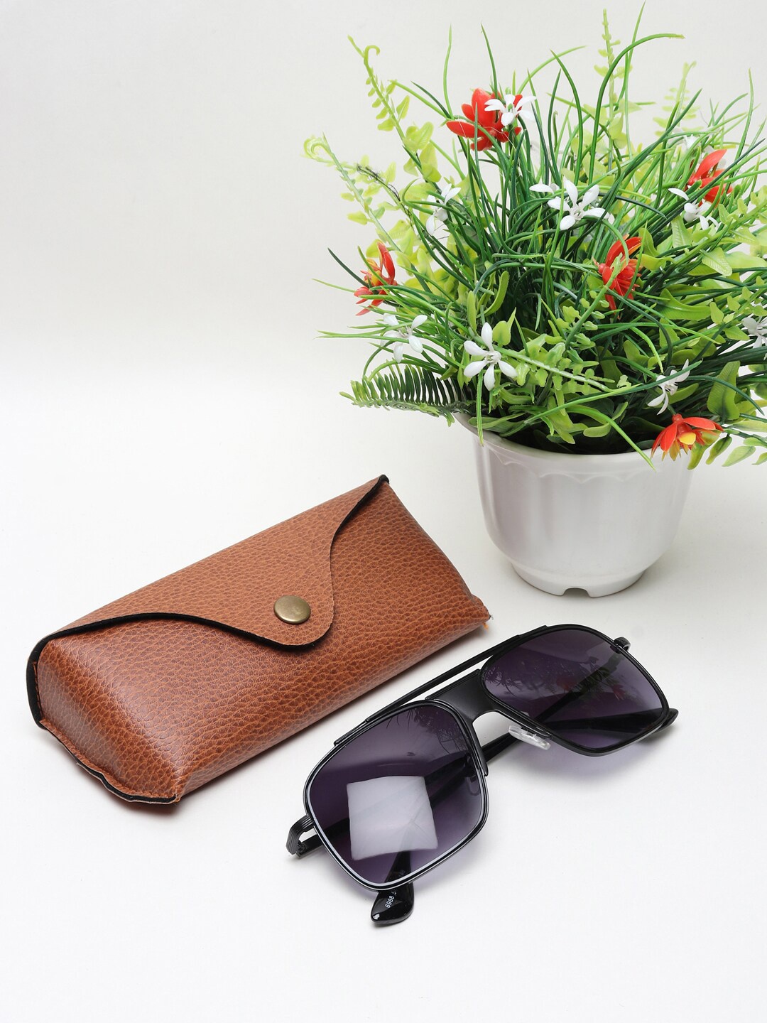 

CELEBRITY SUNGLASSES Unisex Black Lens & UV Protected Aviator Sunglasses CLSG-6988-03