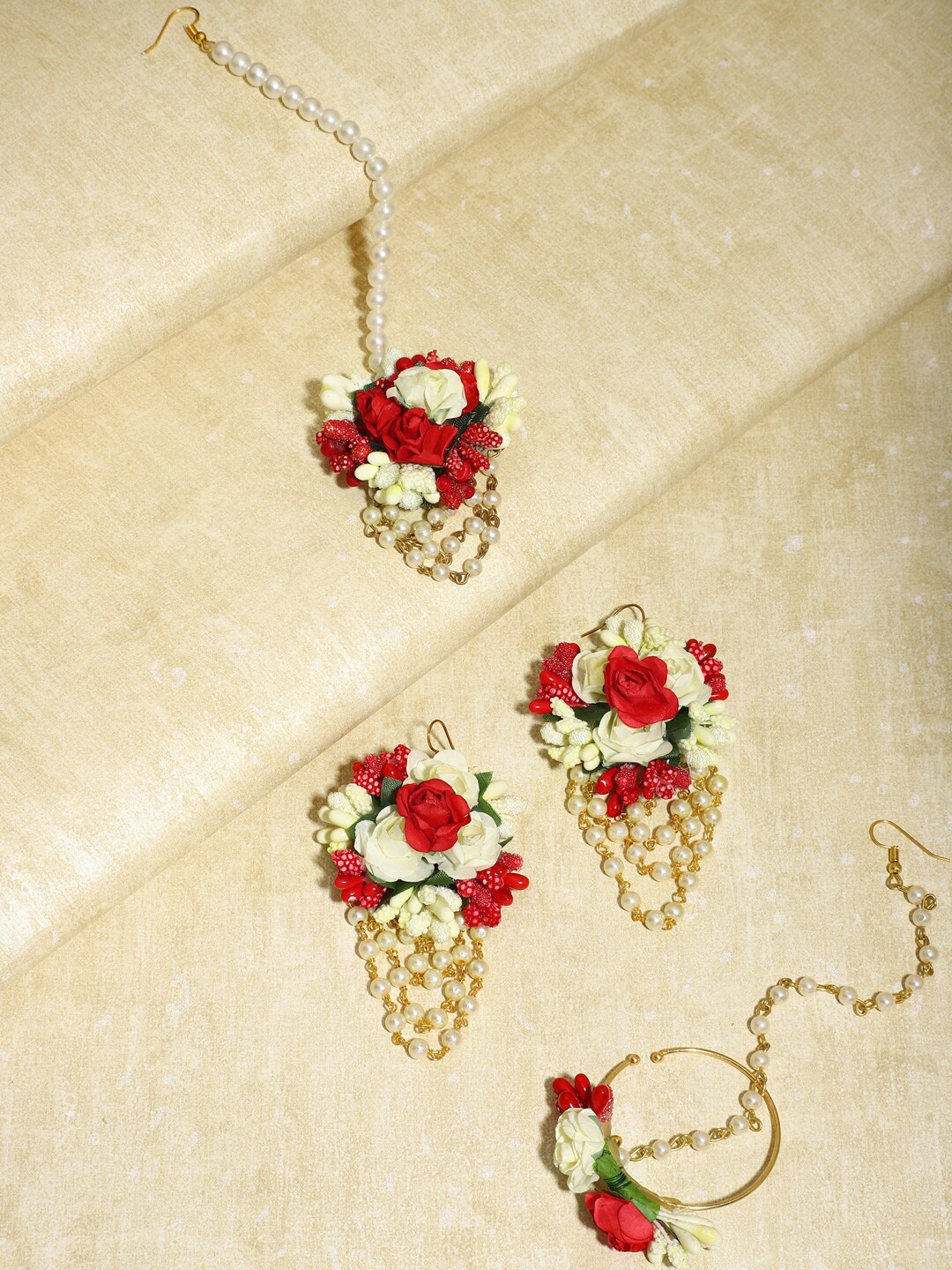 

Flower Jewellery Ruby Raang Gold-Plated Red Floral Jewellery Set