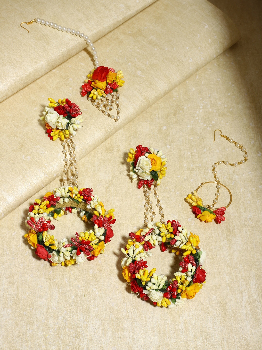 

Ruby Raang Yellow Floral Jewellery Set
