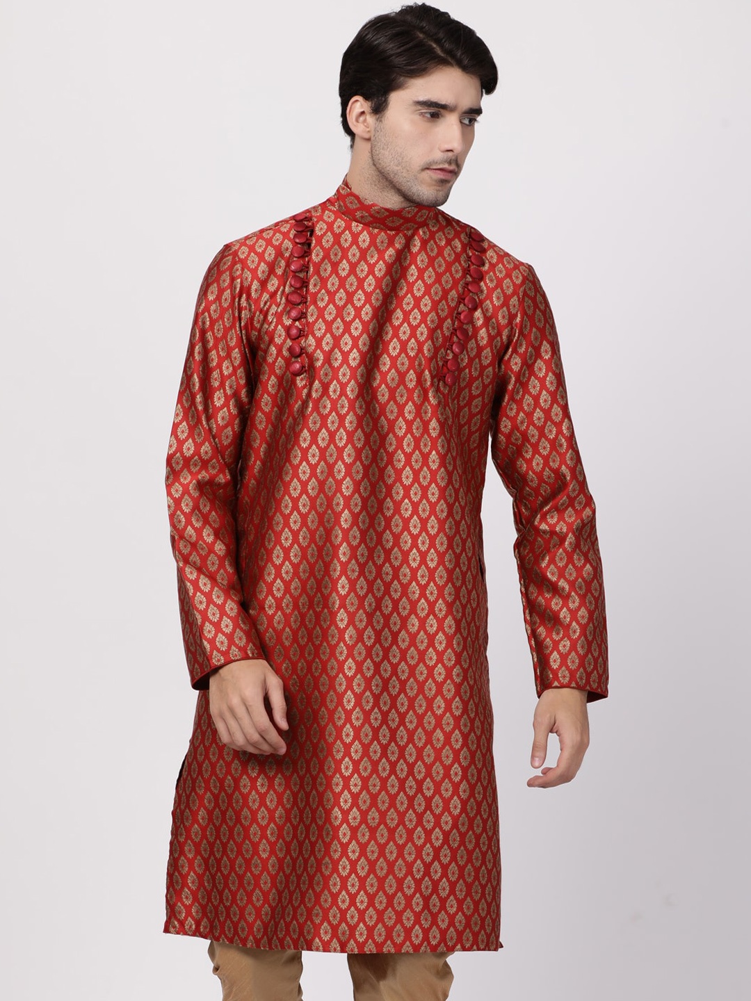 

VASTRAMAY Men Maroon & Beige Ethnic Motifs Printed Jacquard Kurta