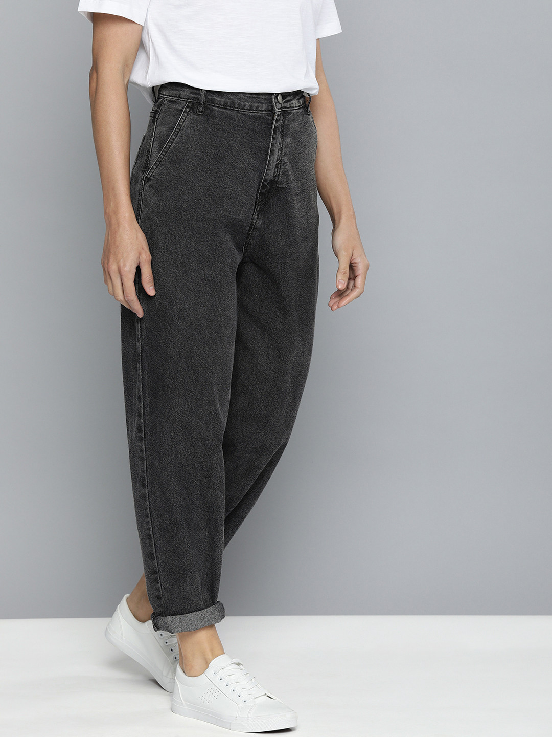 

Mast & Harbour Women Grey Tapered Fit Light Fade Stretchable Jeans