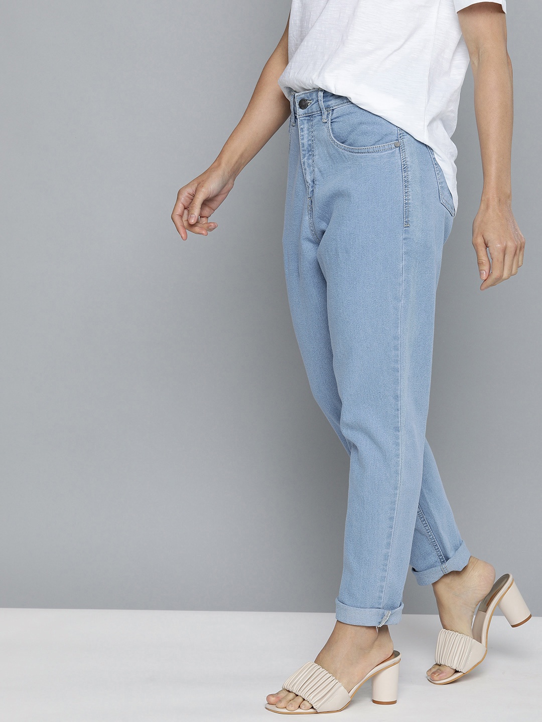 

Mast & Harbour Women Blue Relaxed Fit Light Fade Stretchable Jeans