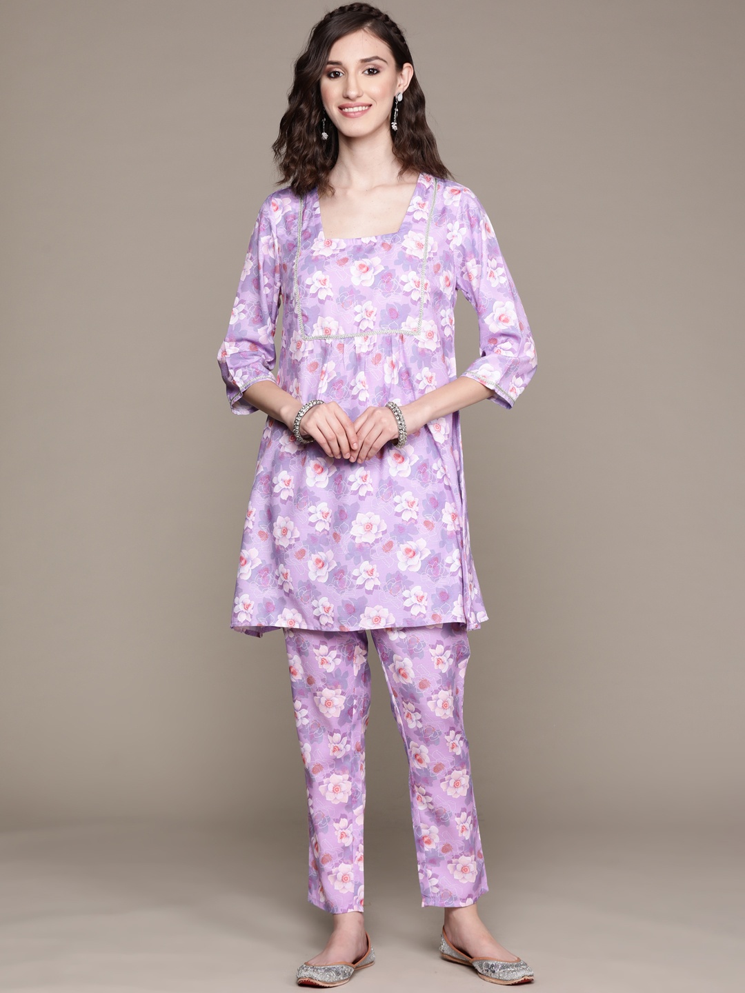 

ZIYAA Women Lavender & White Floral Printed Kurta with Trousers