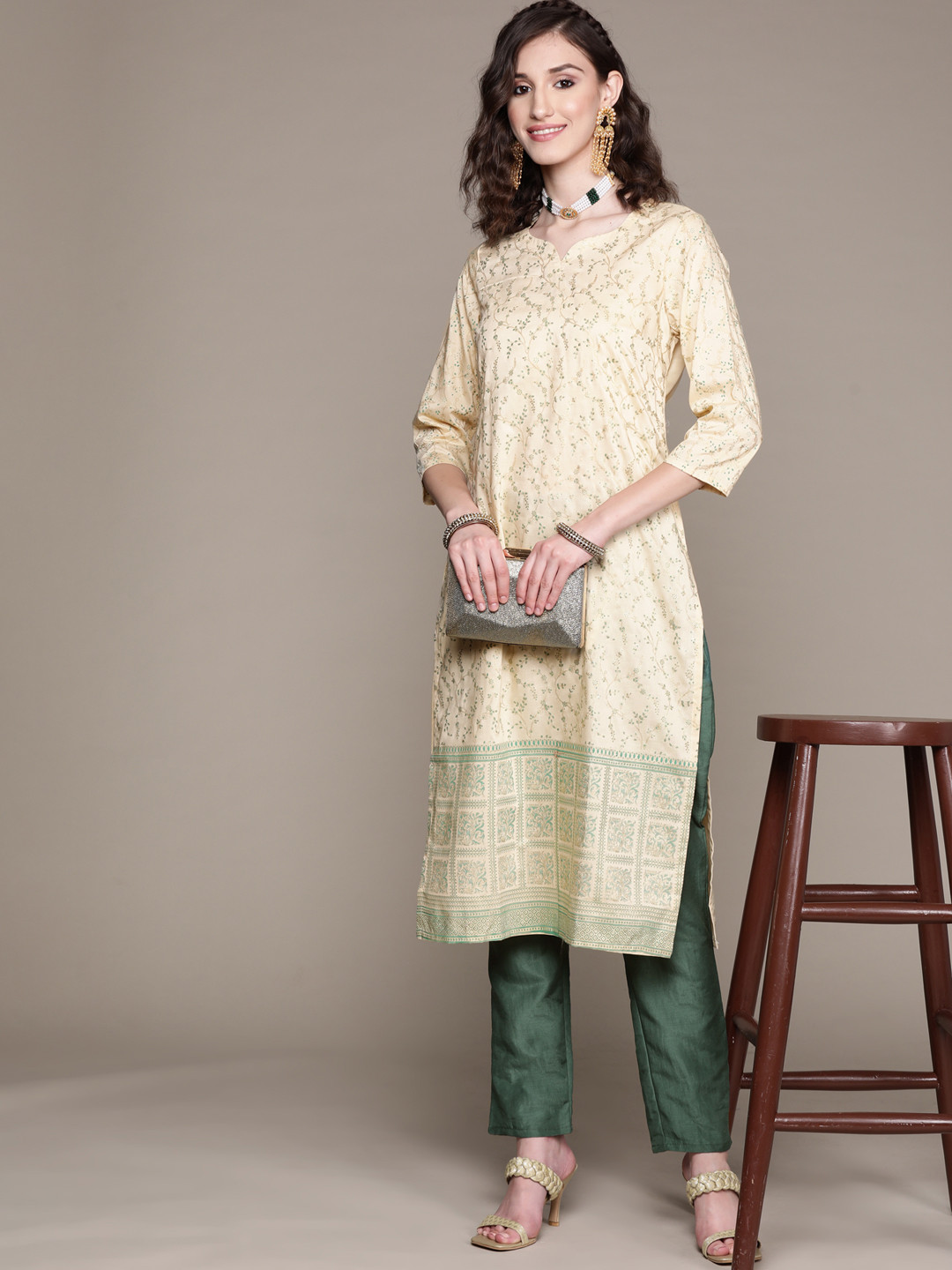 

ZIYAA Women Cream-Coloured & Green Ethnic Motifs Printed Kurta with Trousers