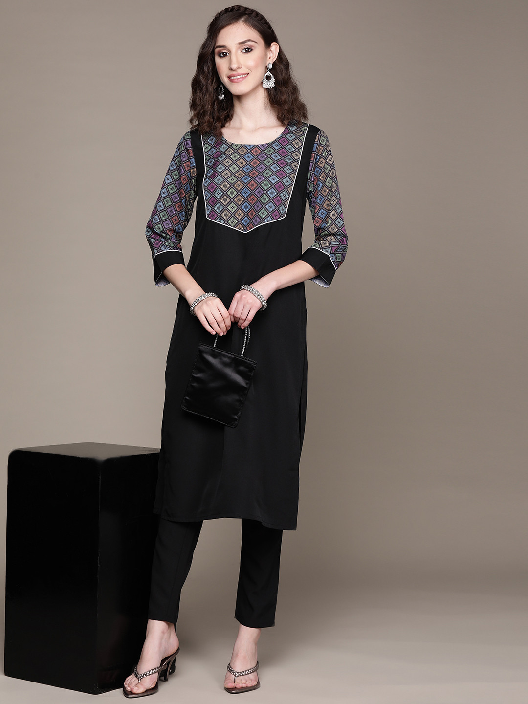 

ZIYAA Women Black & Blue Geometric Print Kurta with Trousers