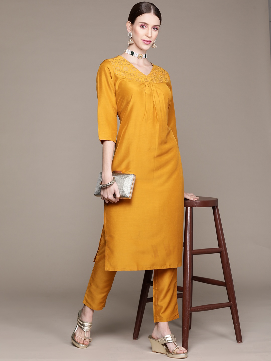 

ZIYAA Women Mustard Yellow Floral Printed Kurta with Trousers