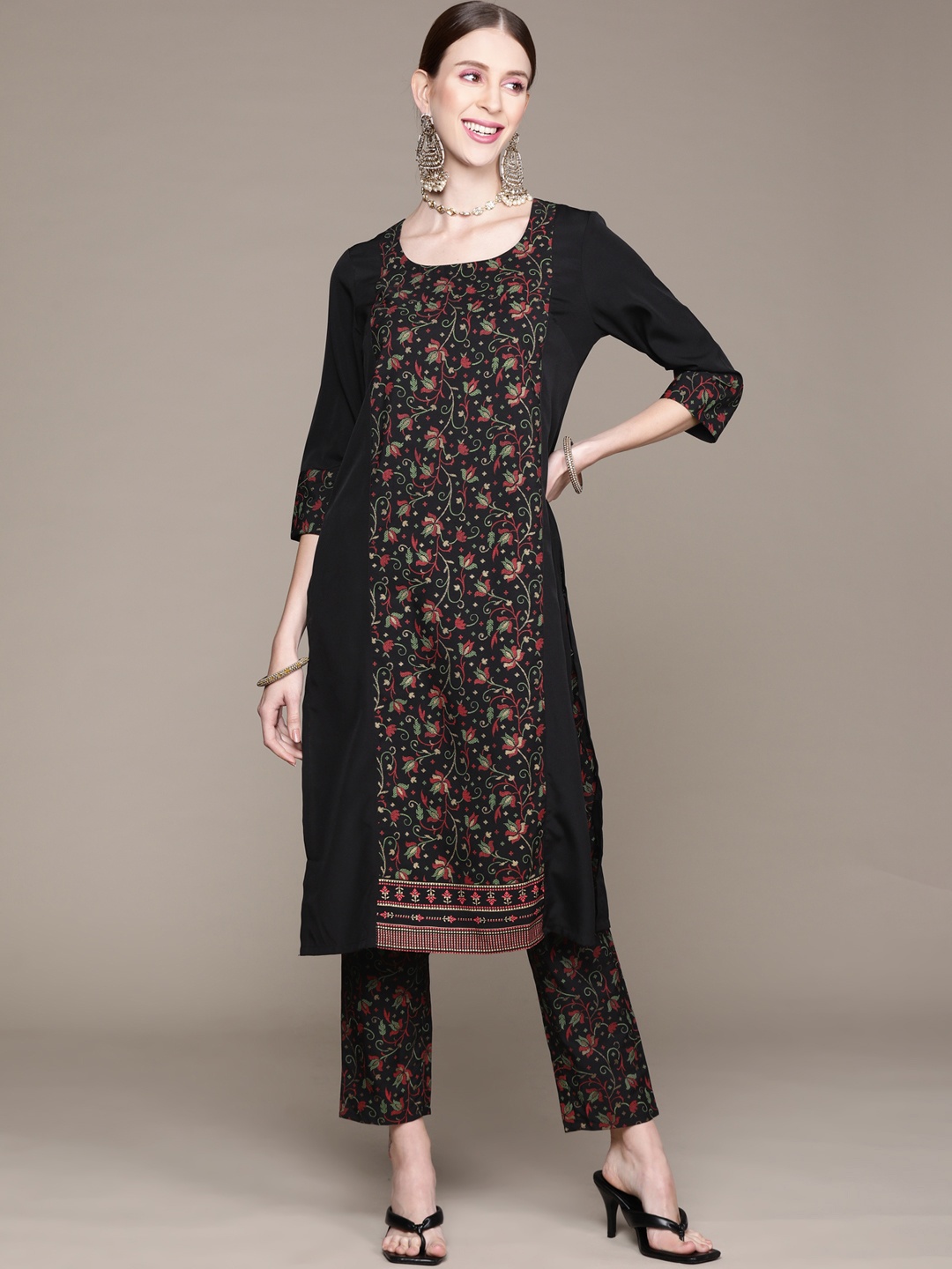 

ZIYAA Women Black & Red Floral Printed Kurta with Trousers