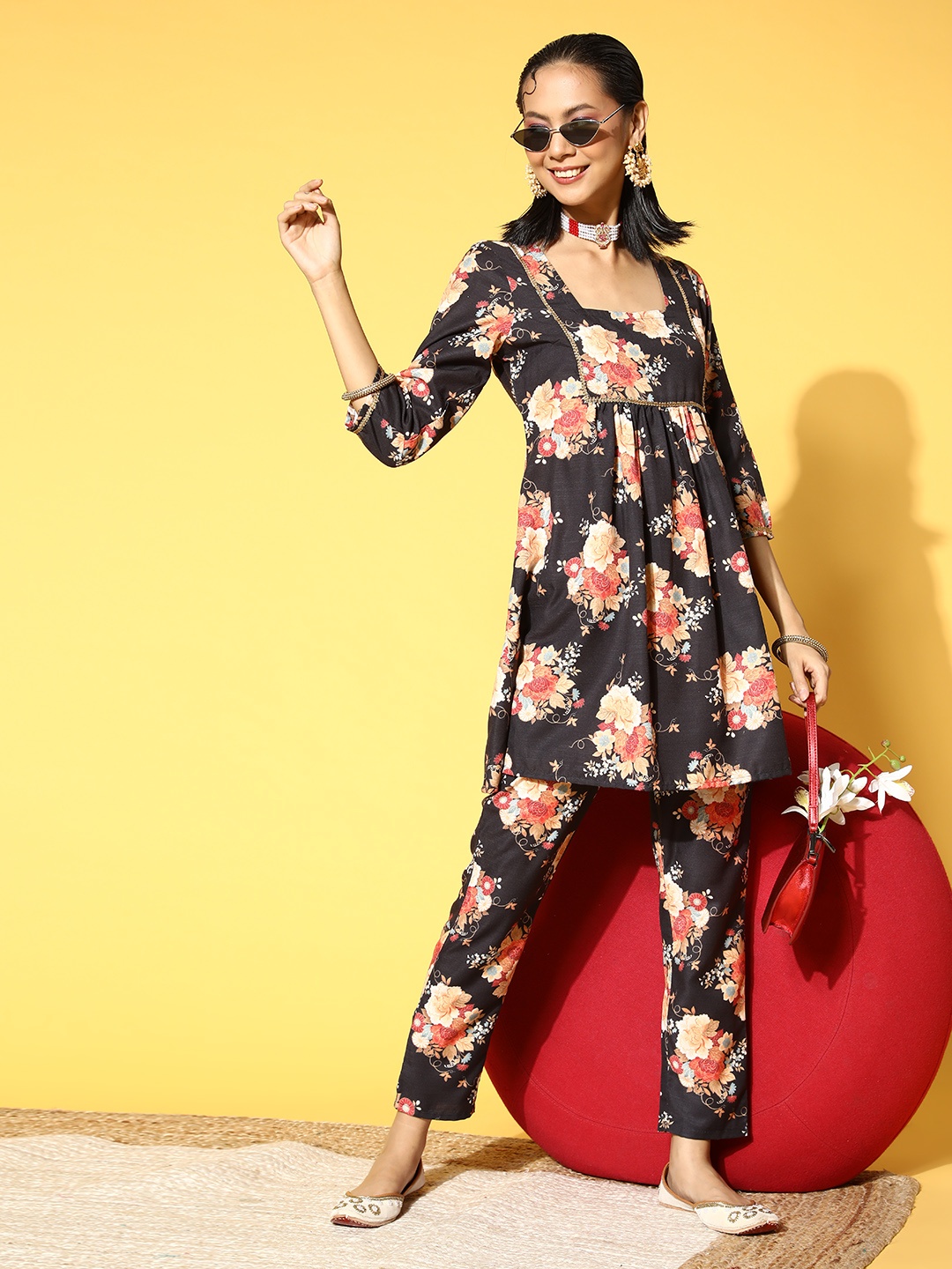 

ZIYAA Women Floral Viscose Rayon Print Parade Kurta Set, Black
