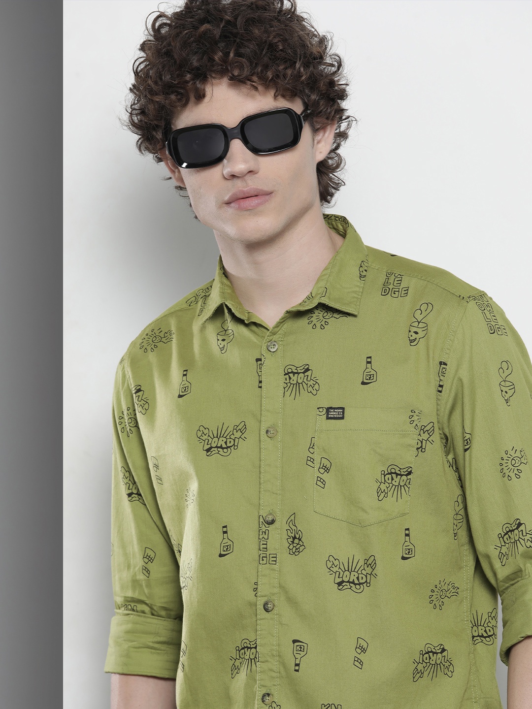 

The Indian Garage Co Men Olive Green Cotton Smart Fit Printed Casual Shirt