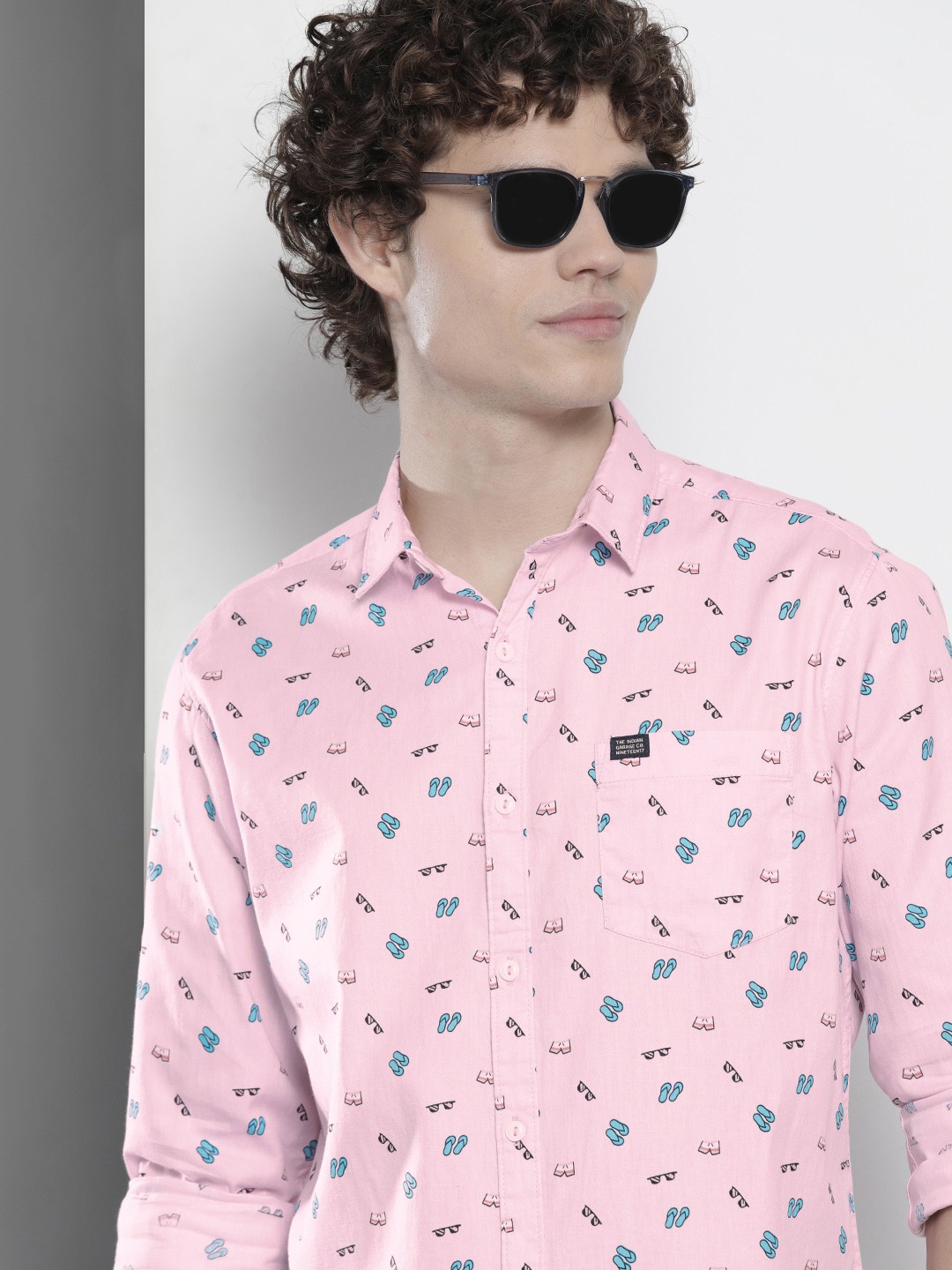 

The Indian Garage Co Men Pink & Blue Printed Pure Cotton Casual Shirt