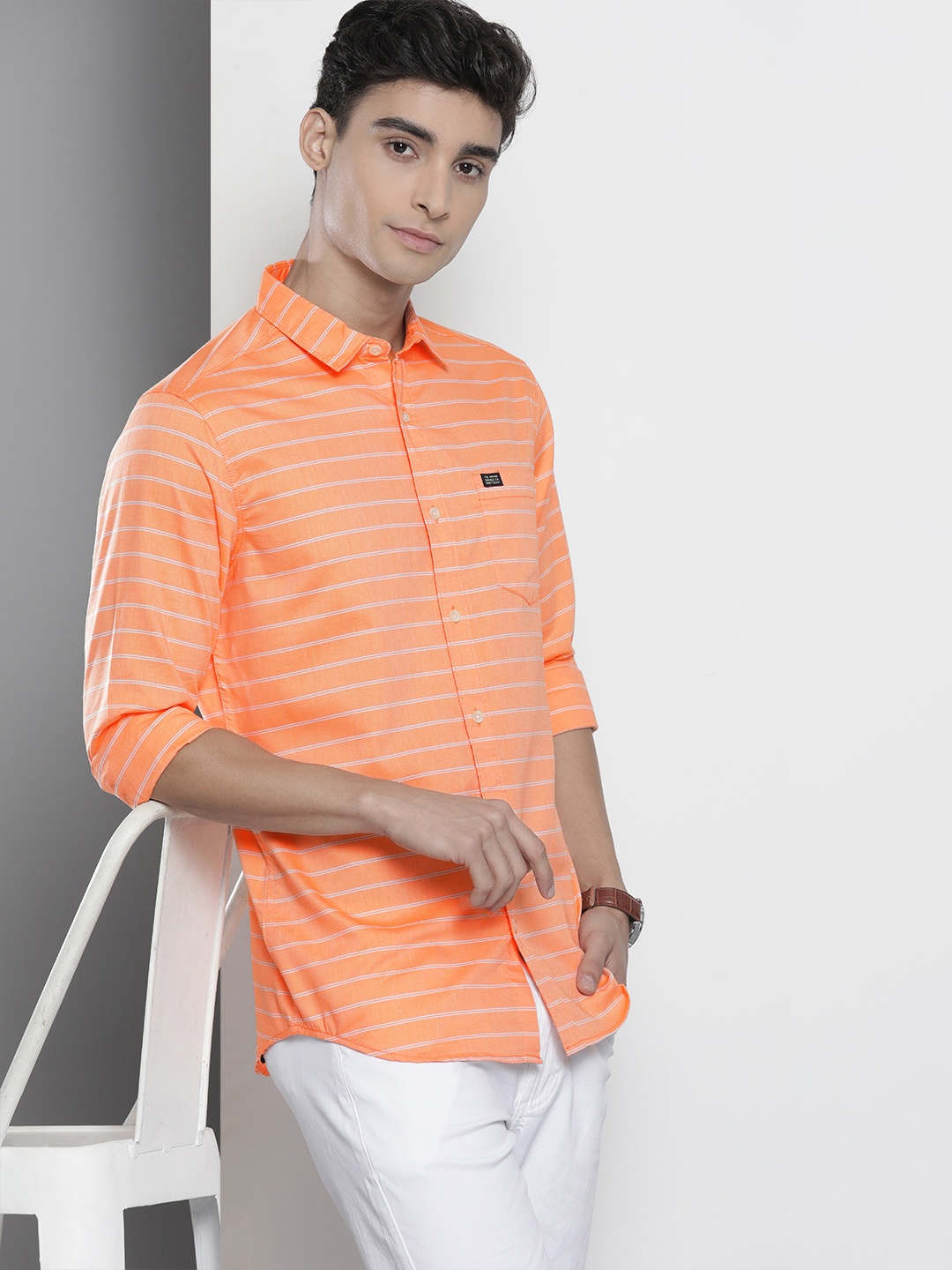 

The Indian Garage Co Men Orange & White Slim Fit Striped Pure Cotton Casual Shirt