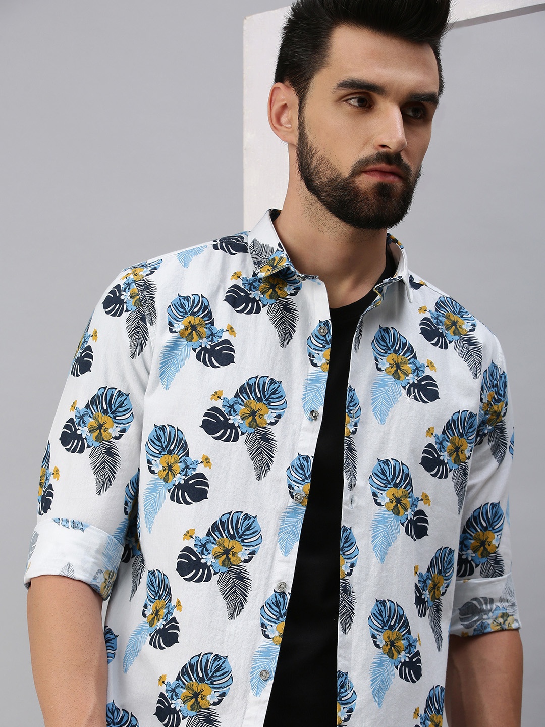 SHOWOFF Men White Comfort Slim Fit Floral Printed Cotton Casual Shirt