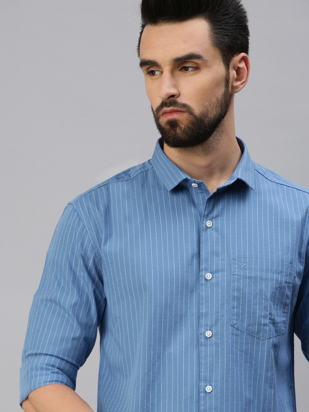 

SHOWOFF Men Blue Comfort Slim Fit Striped Casual Shirt