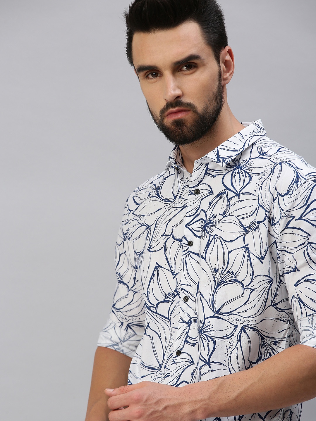 

SHOWOFF Men White Comfort Slim Fit Floral Printed Casual Shirt