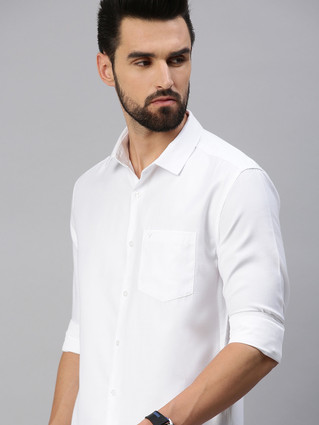 

SHOWOFF Men White Solid Comfort Slim Fit Casual Shirt