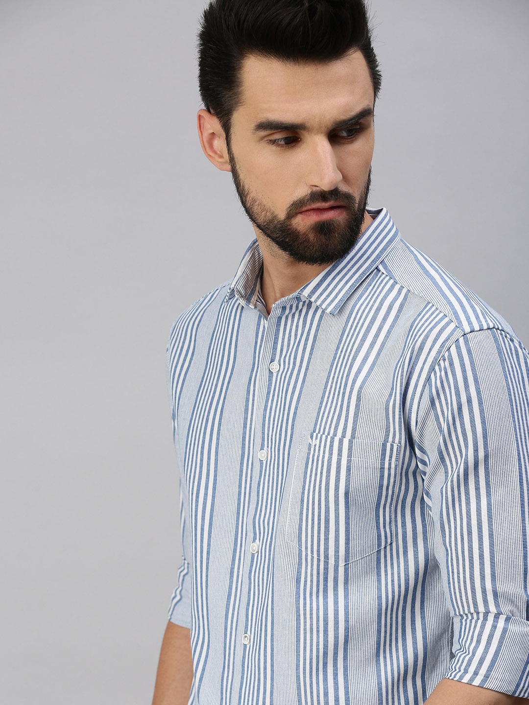 

SHOWOFF Men White Comfort Slim Fit Striped Cotton Casual Shirt